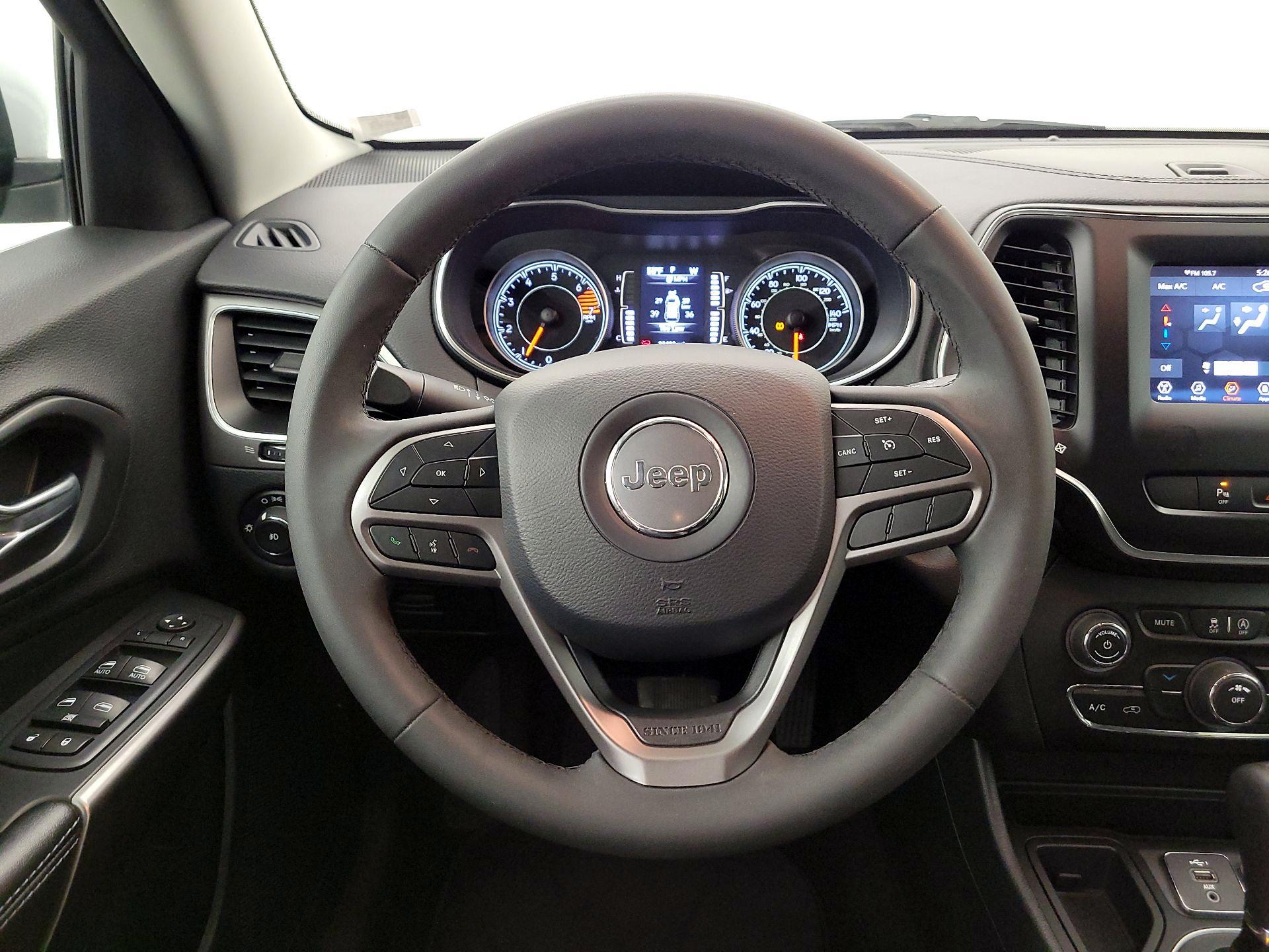 Thumbnail: 2020 Jeep Cherokee - 10