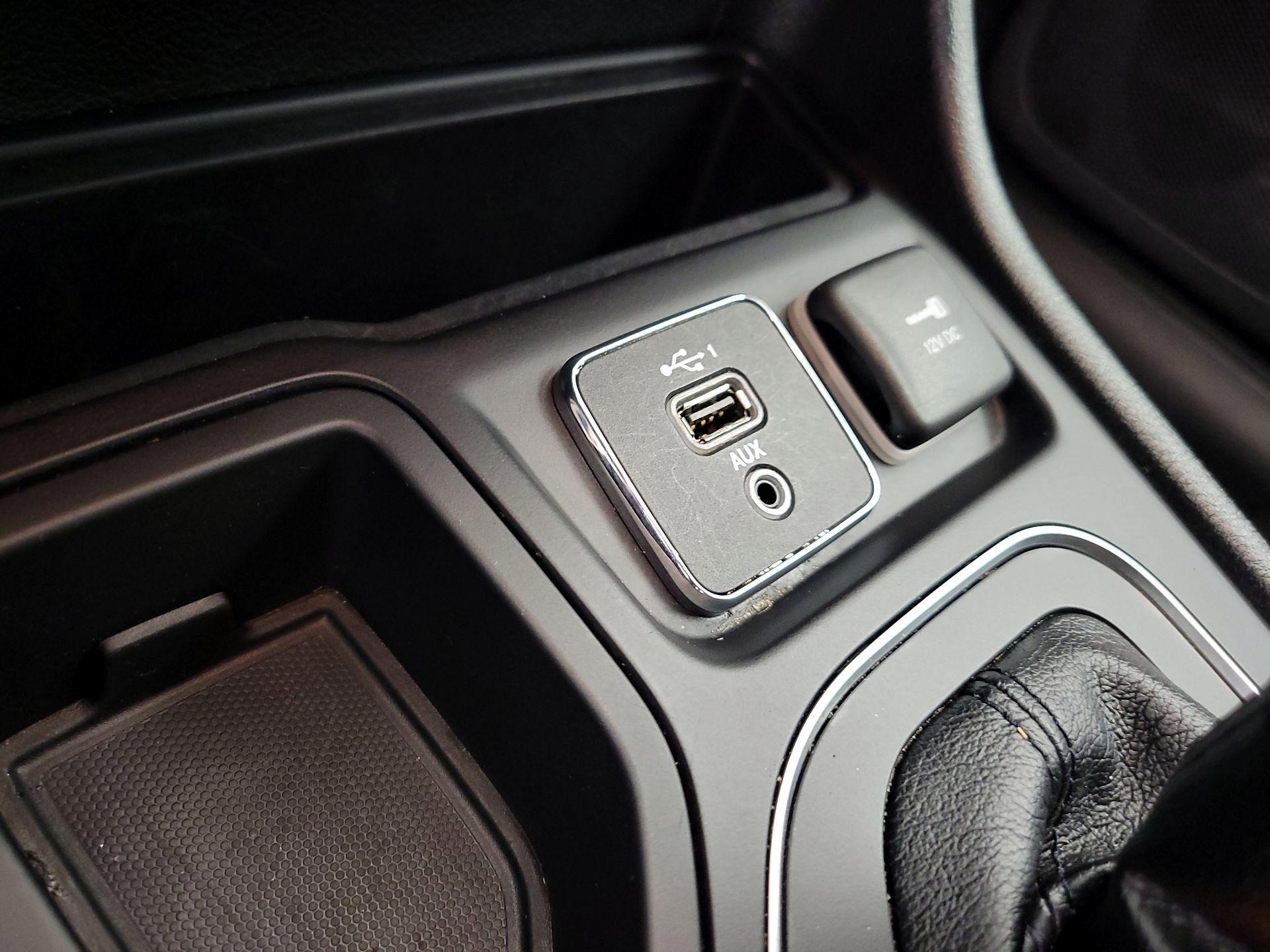 Thumbnail: 2020 Jeep Cherokee - 18