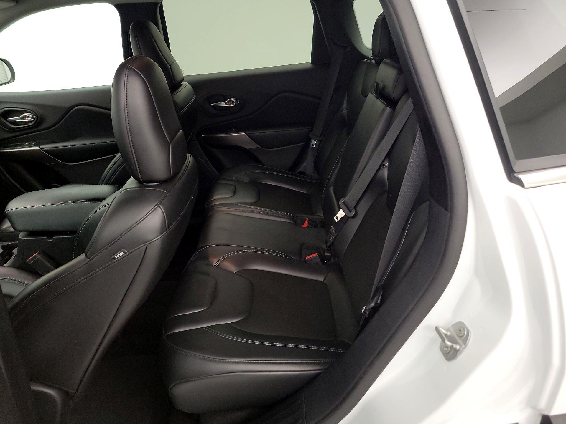 Thumbnail: 2020 Jeep Cherokee - 19