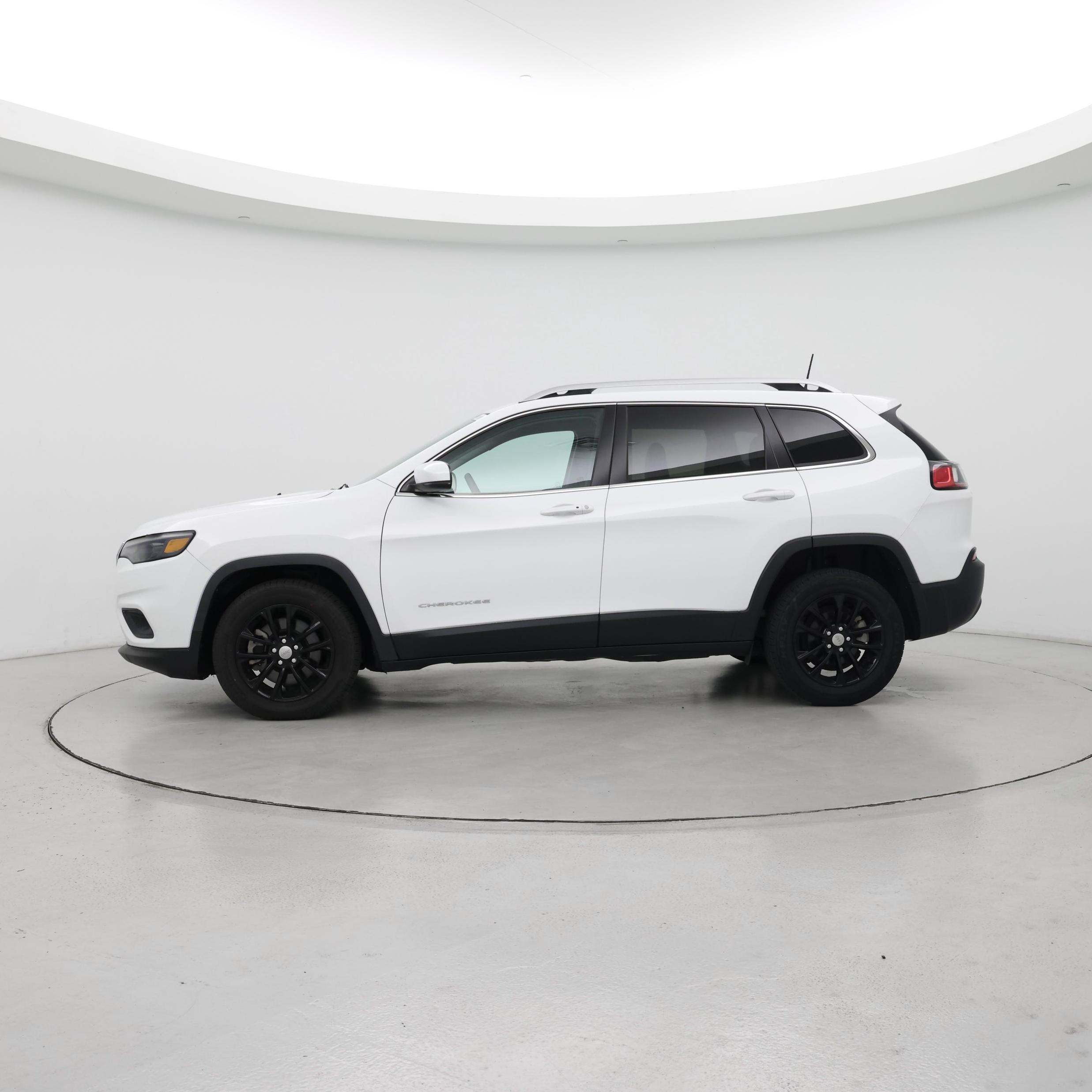 Thumbnail: 2020 Jeep Cherokee - 3