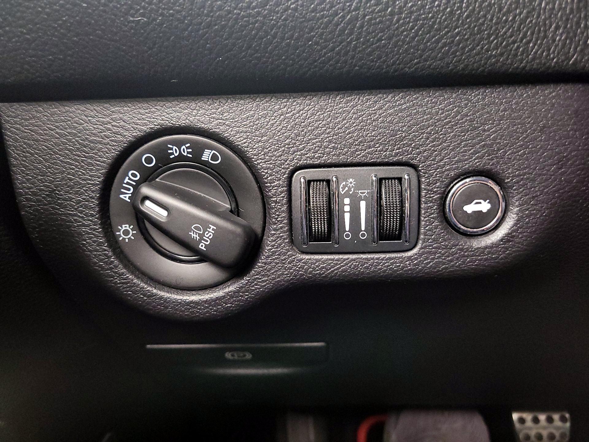 Thumbnail: 2015 Dodge Challenger - 13