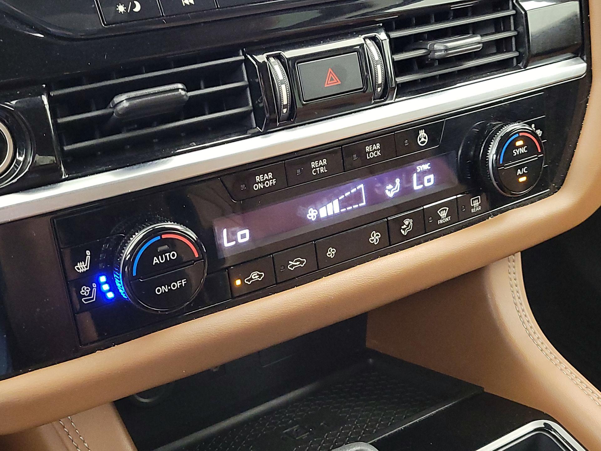 Thumbnail: 2023 Nissan Pathfinder - 17