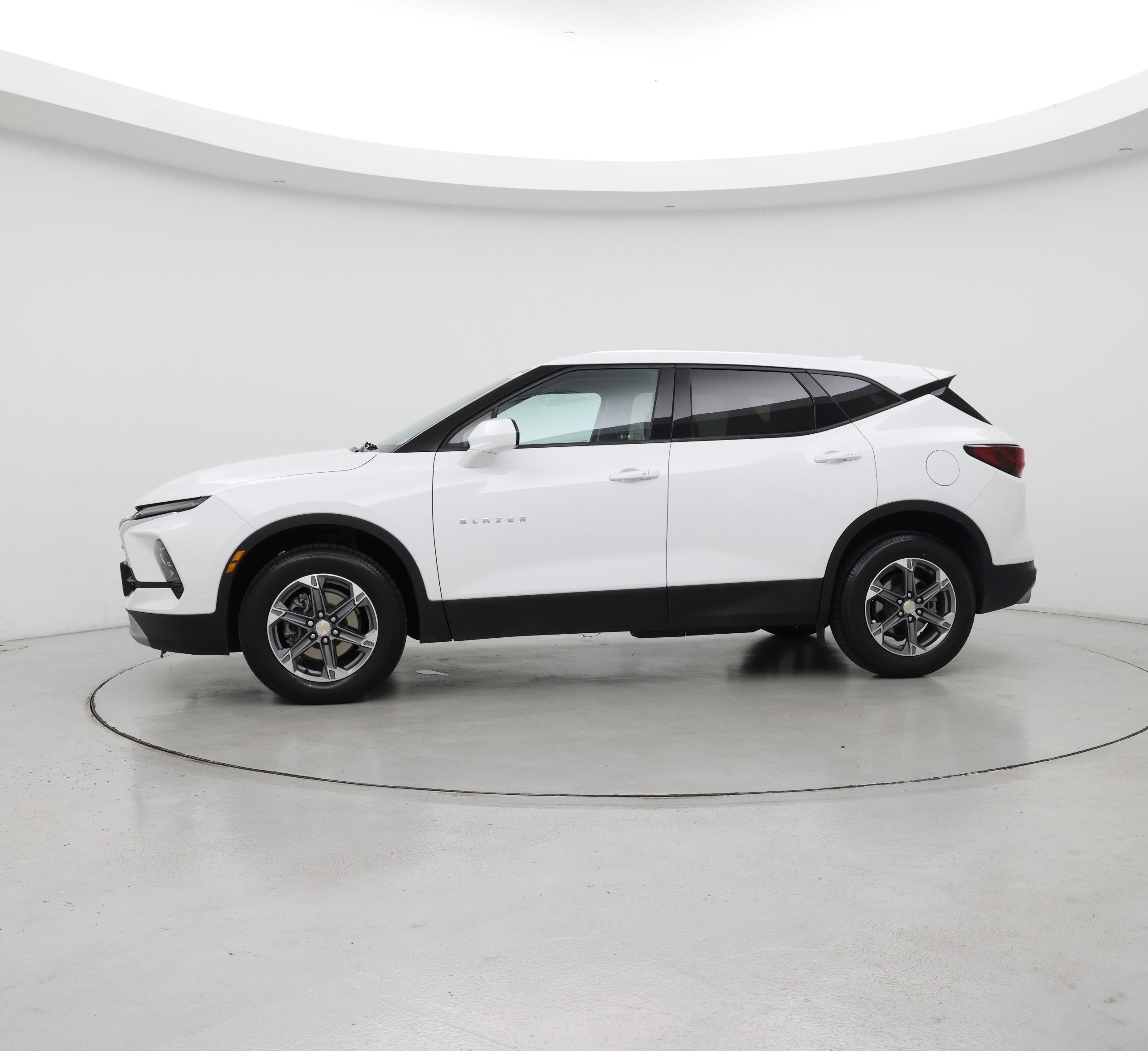 Thumbnail: 2023 Chevrolet Blazer - 3