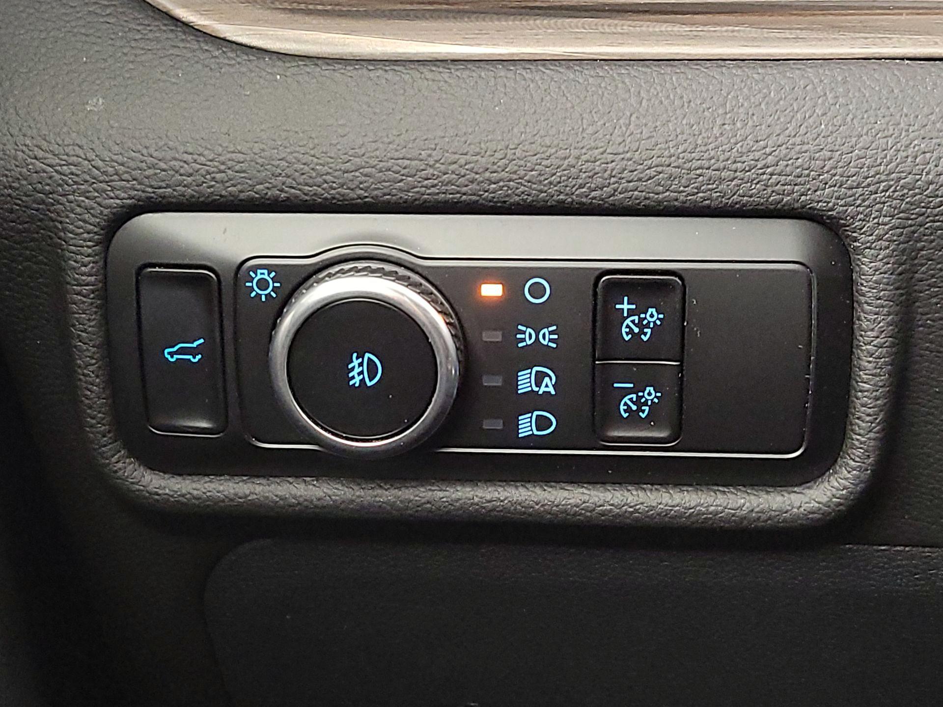 Thumbnail: 2023 Ford Explorer - 13