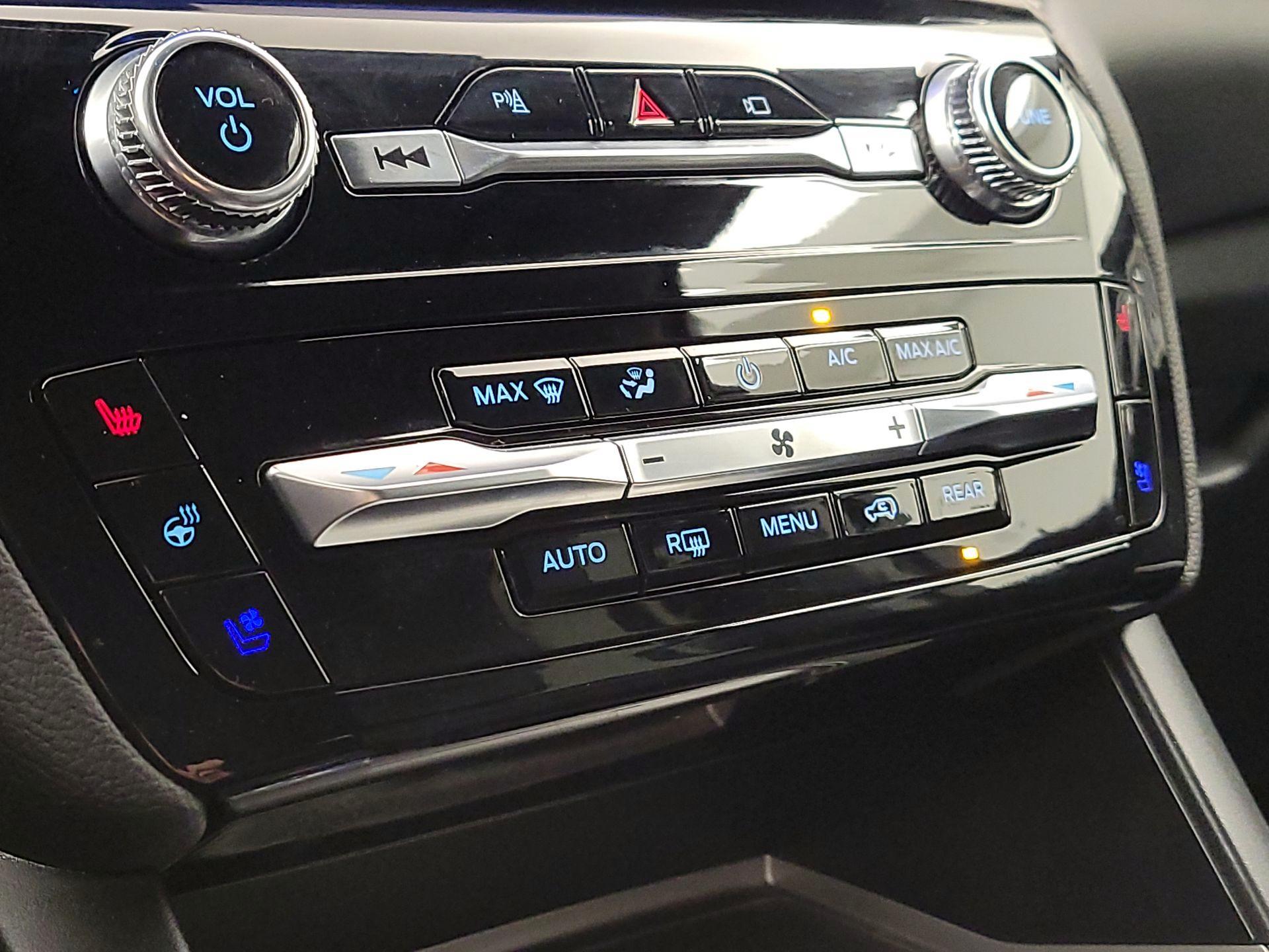 Thumbnail: 2023 Ford Explorer - 17