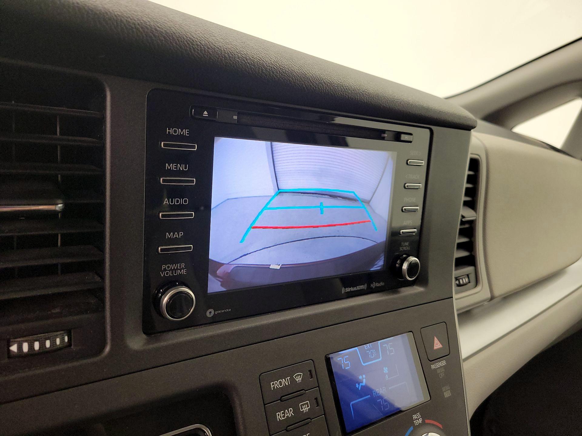 Thumbnail: 2020 Toyota Sienna - 15