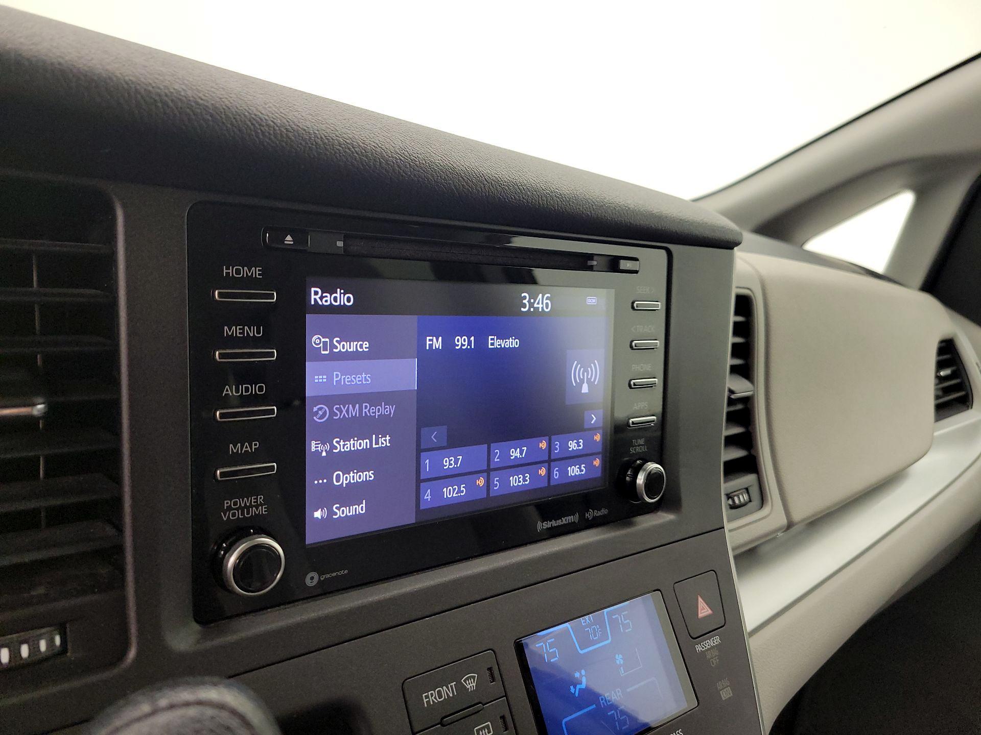 Thumbnail: 2020 Toyota Sienna - 16