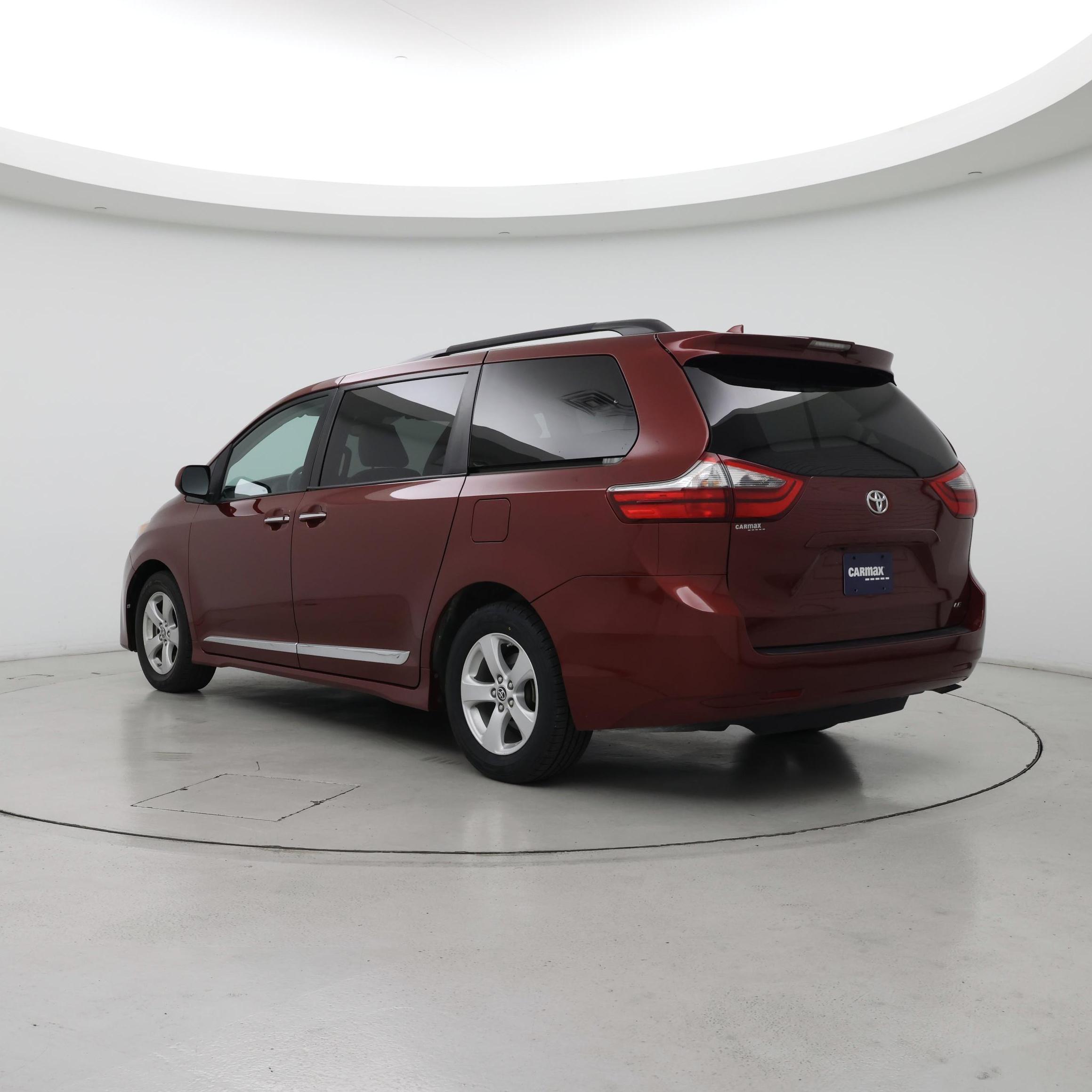 Thumbnail: 2020 Toyota Sienna - 2