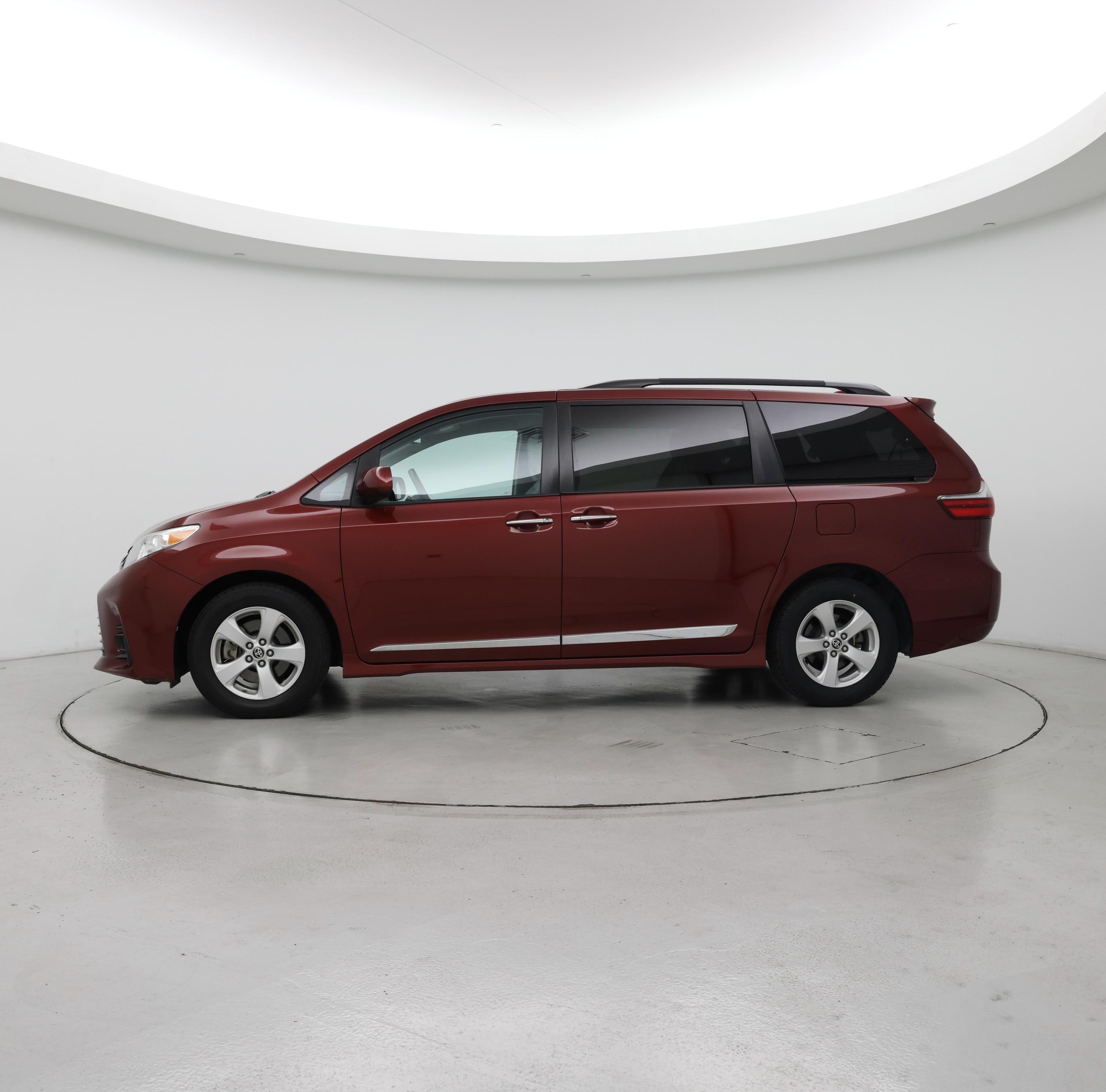 Thumbnail: 2020 Toyota Sienna - 3