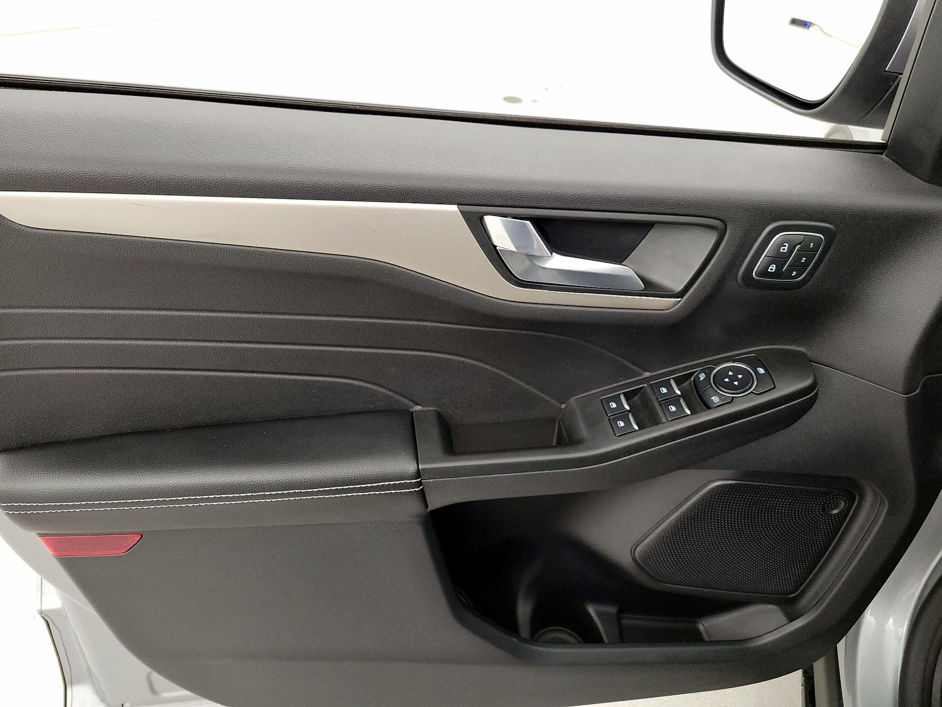 Thumbnail: 2022 Ford Escape - 12
