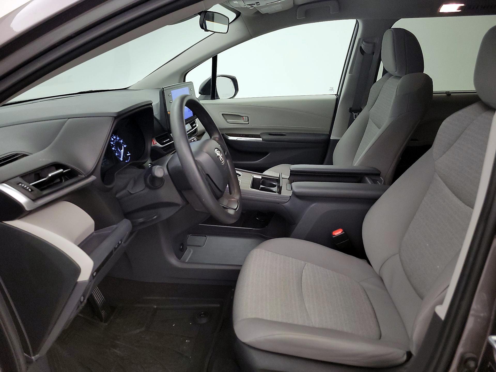 Thumbnail: 2023 Toyota Sienna - 11
