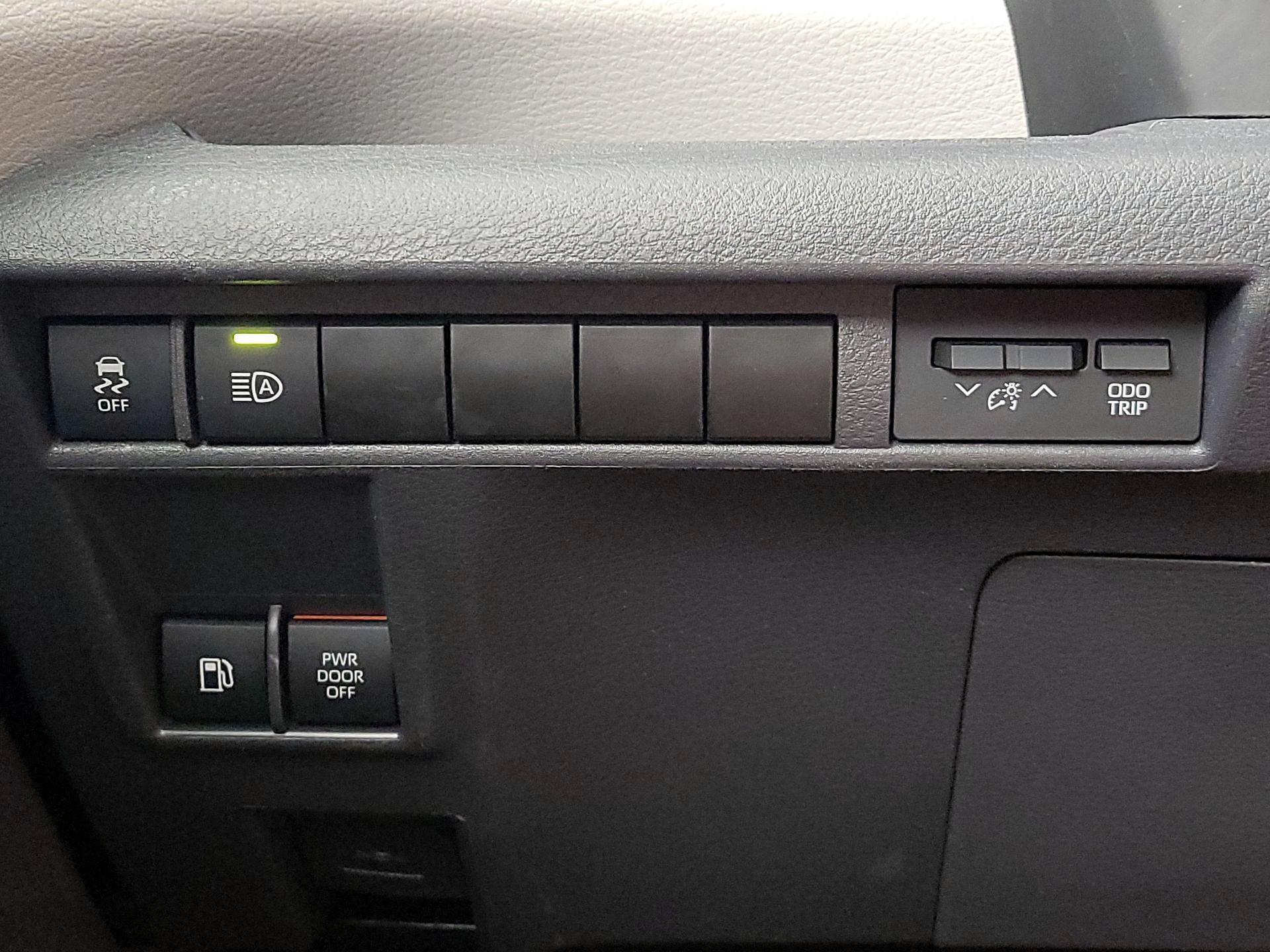 Thumbnail: 2023 Toyota Sienna - 13