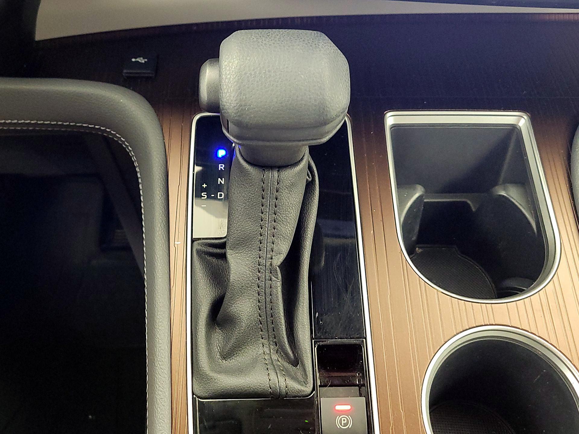 Thumbnail: 2023 Toyota Sienna - 17