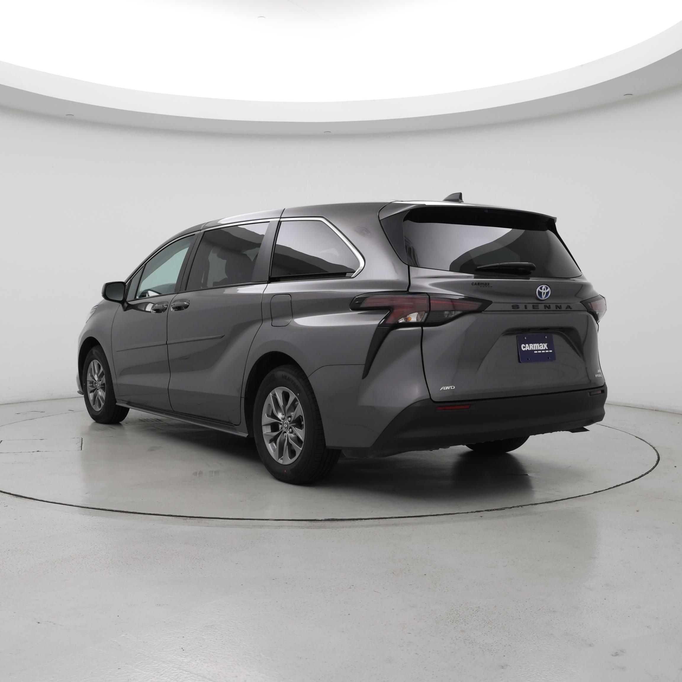 Thumbnail: 2023 Toyota Sienna - 2
