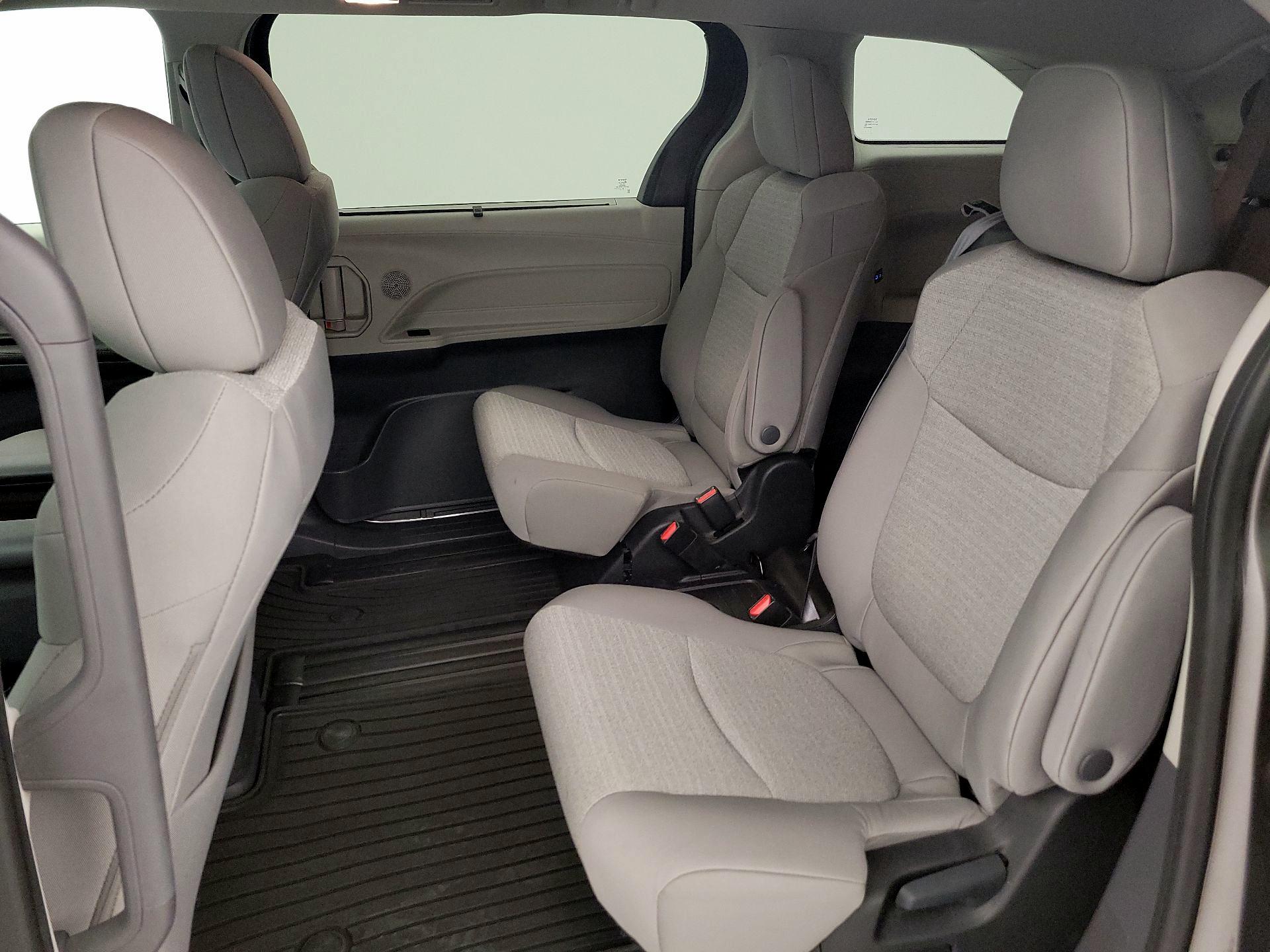 Thumbnail: 2023 Toyota Sienna - 19