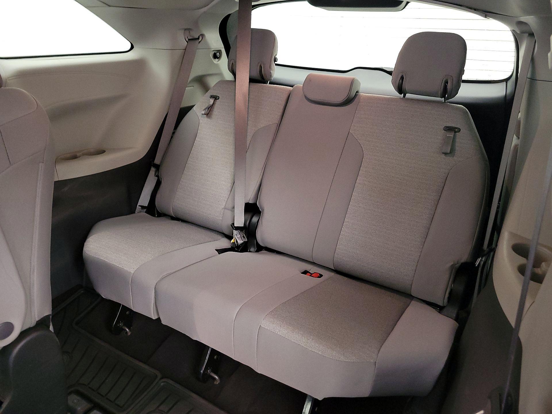 Thumbnail: 2023 Toyota Sienna - 20