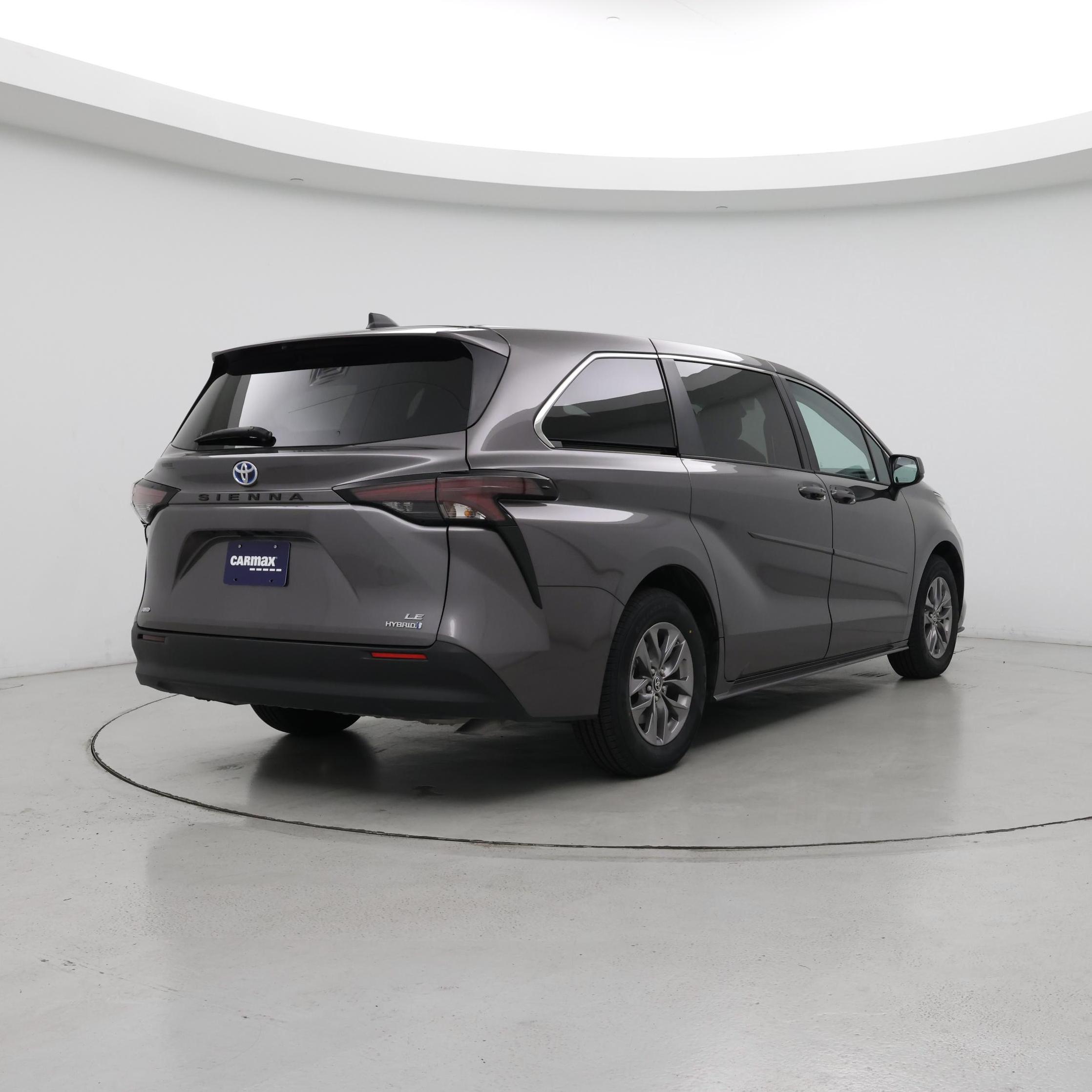 Thumbnail: 2023 Toyota Sienna - 8