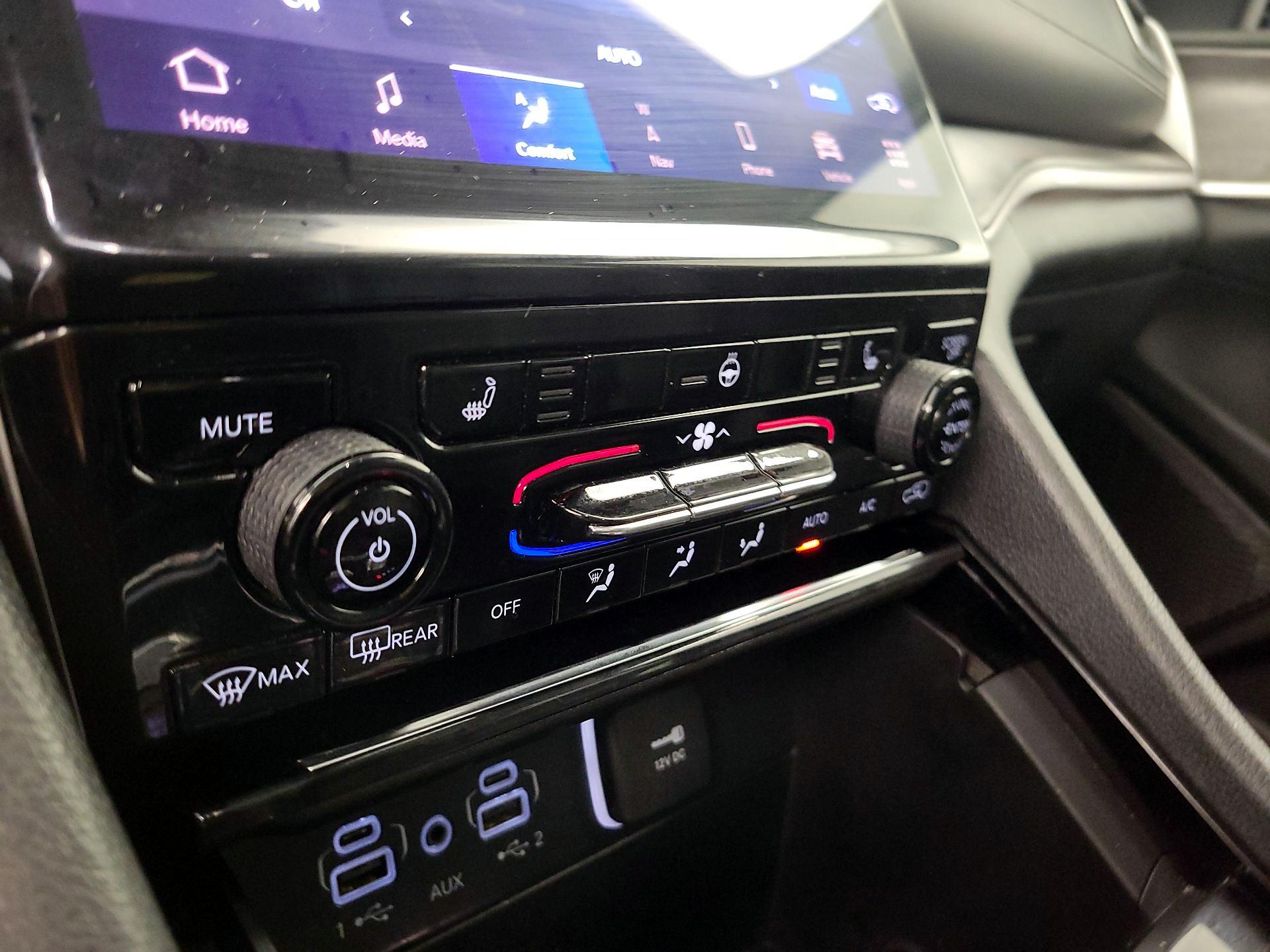 Thumbnail: 2023 Jeep Grand Cherokee L - 17