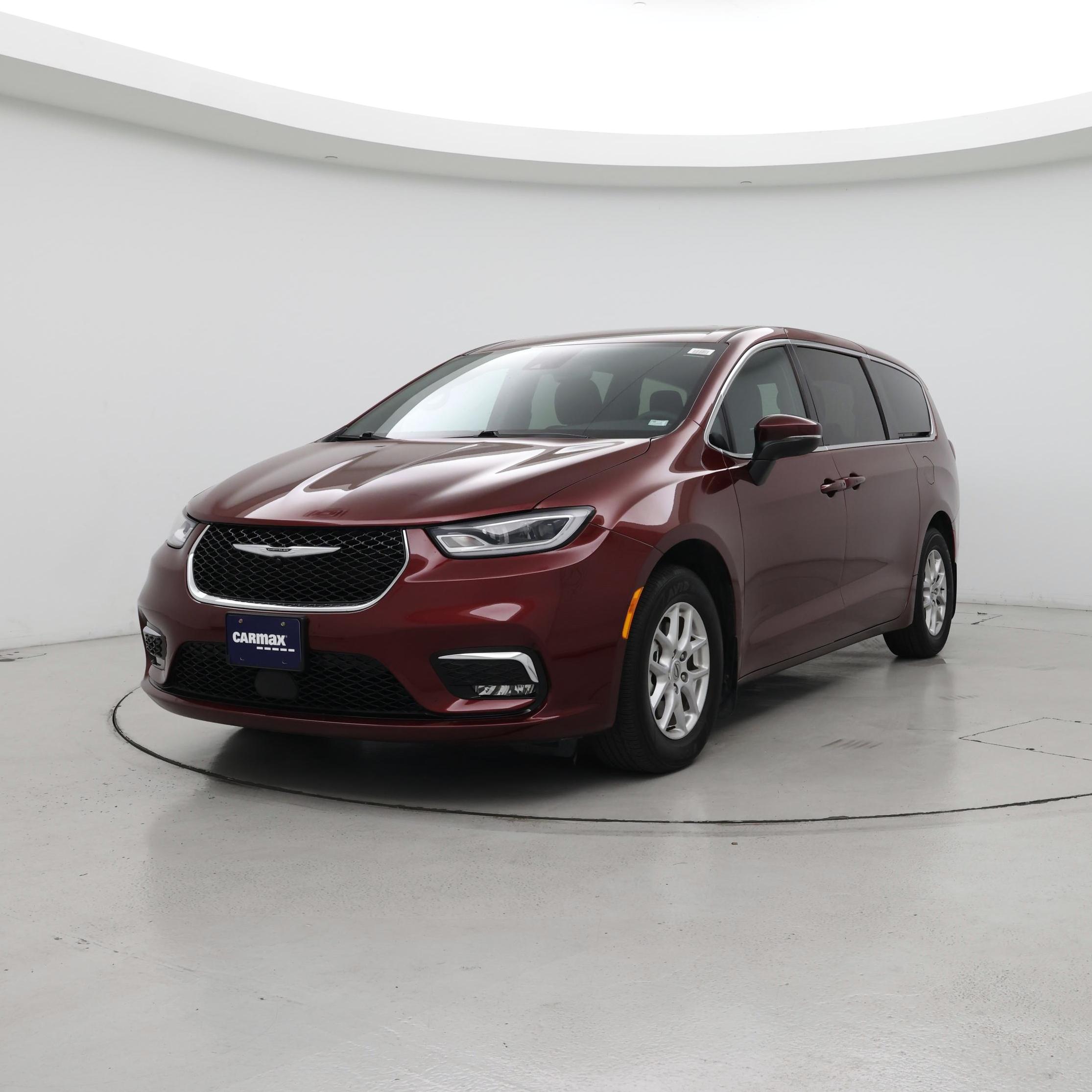Thumbnail: 2023 Chrysler Pacifica - 4