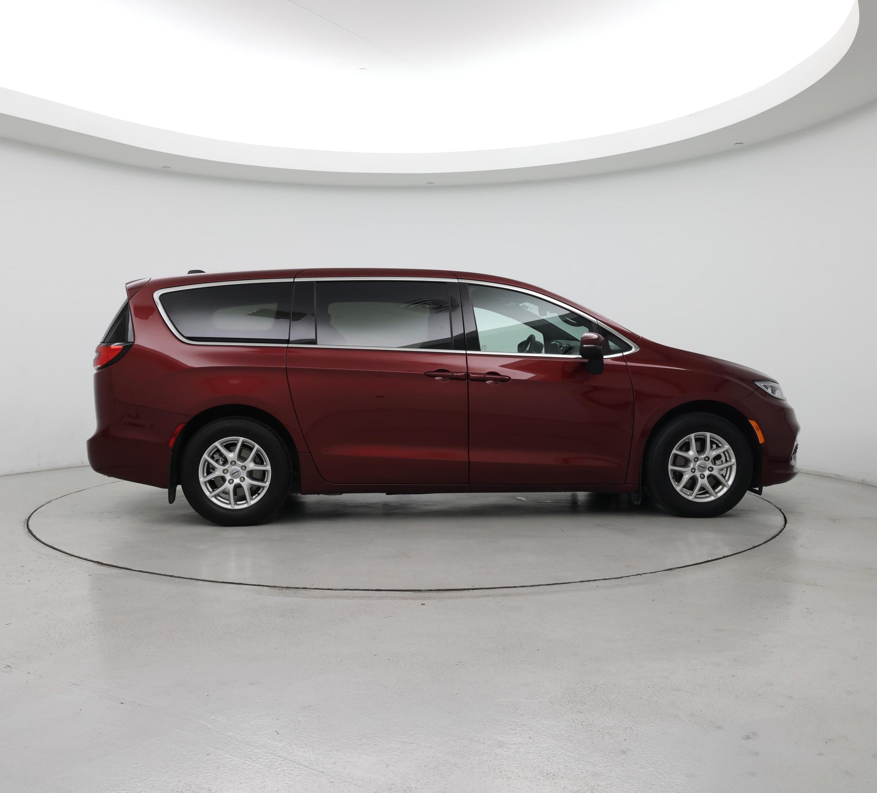 Thumbnail: 2023 Chrysler Pacifica - 7