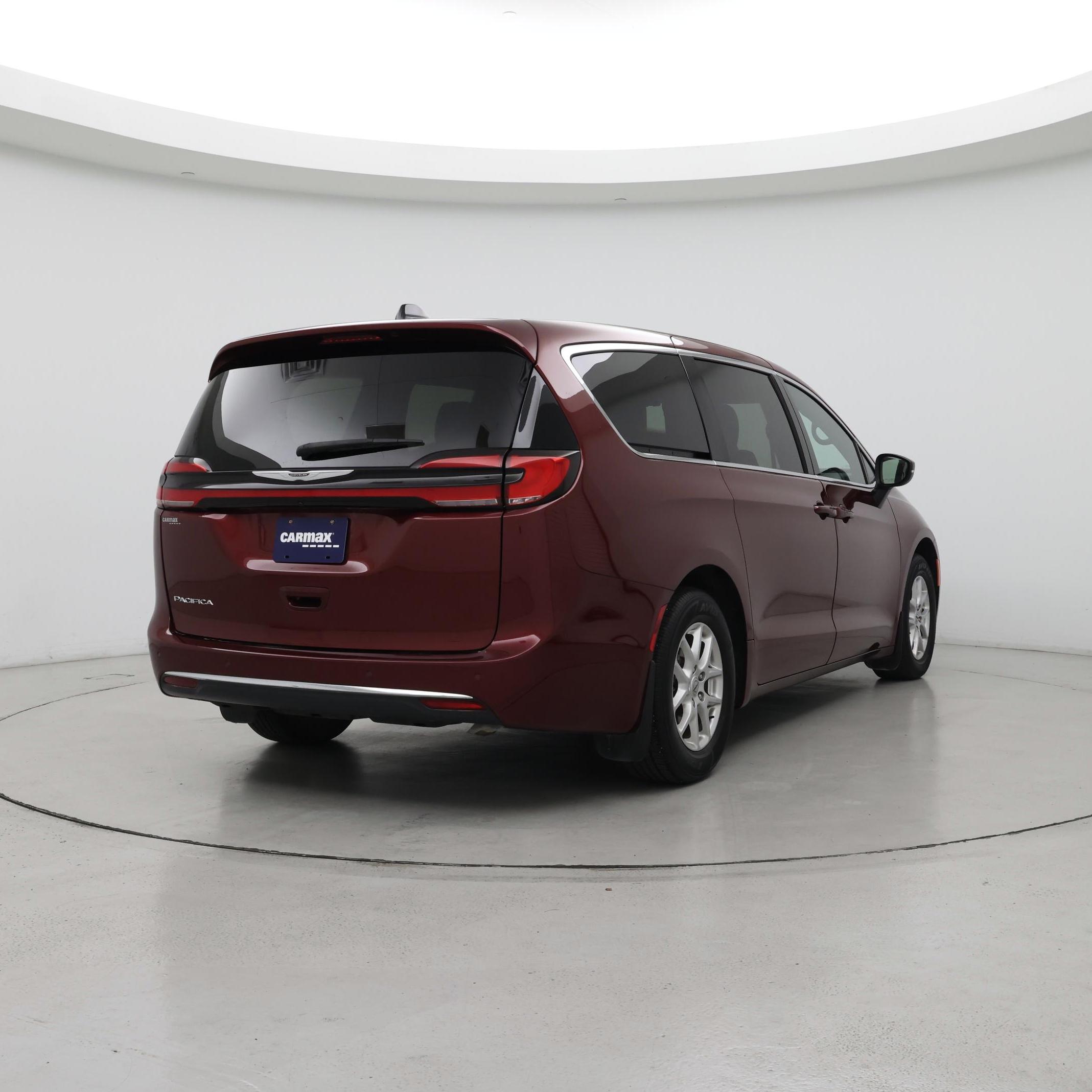 Thumbnail: 2023 Chrysler Pacifica - 8