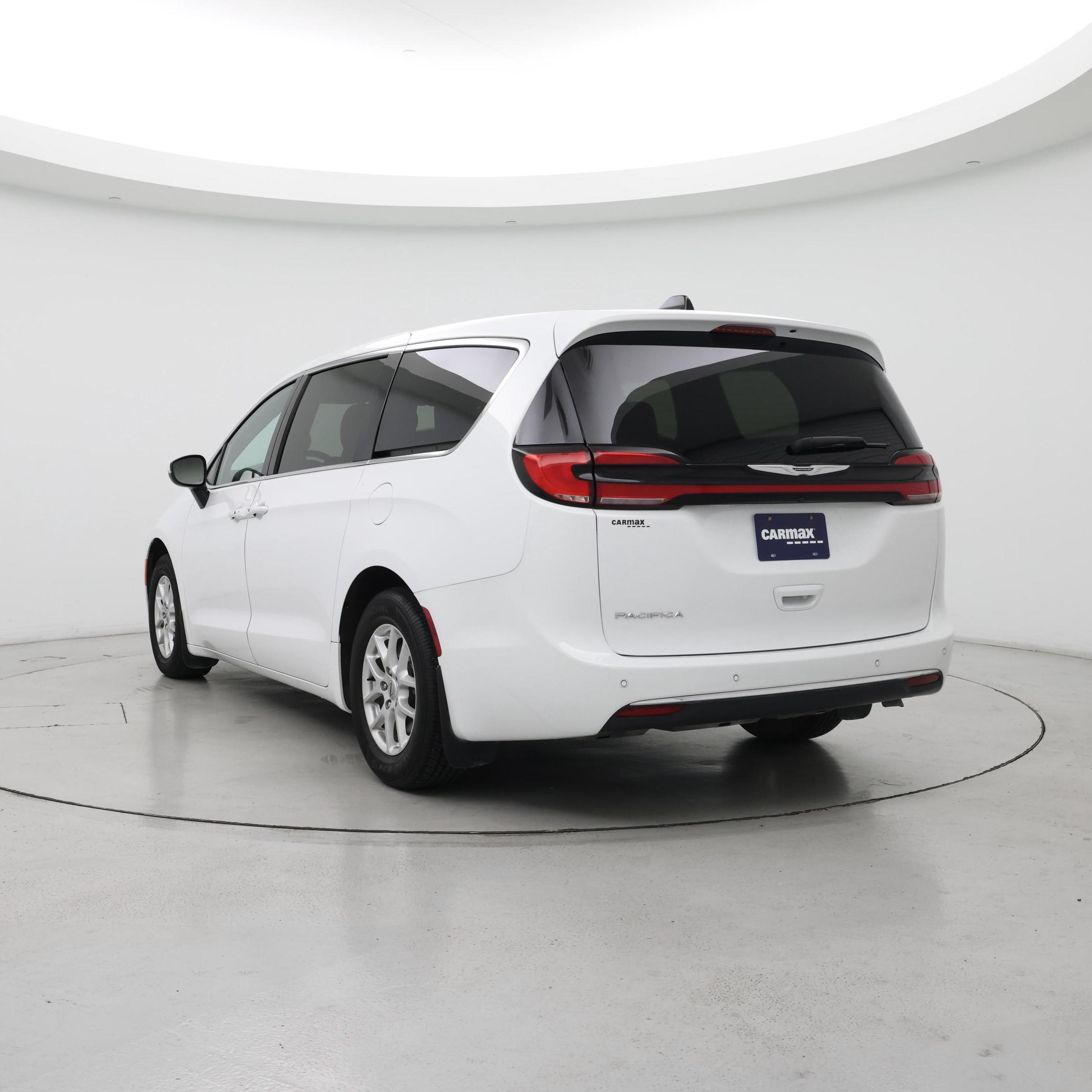 Thumbnail: 2023 Chrysler Pacifica - 2