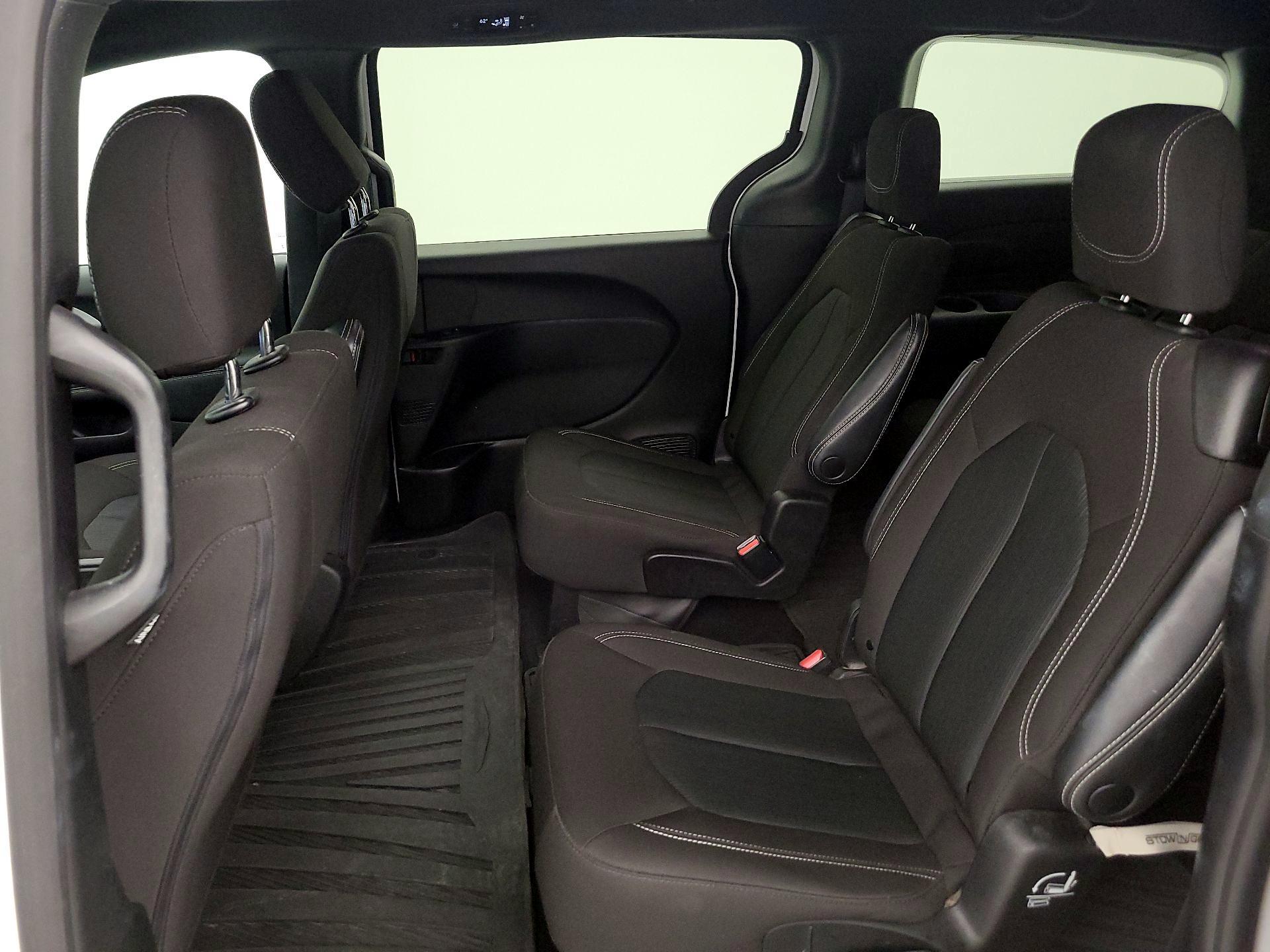Thumbnail: 2023 Chrysler Pacifica - 19