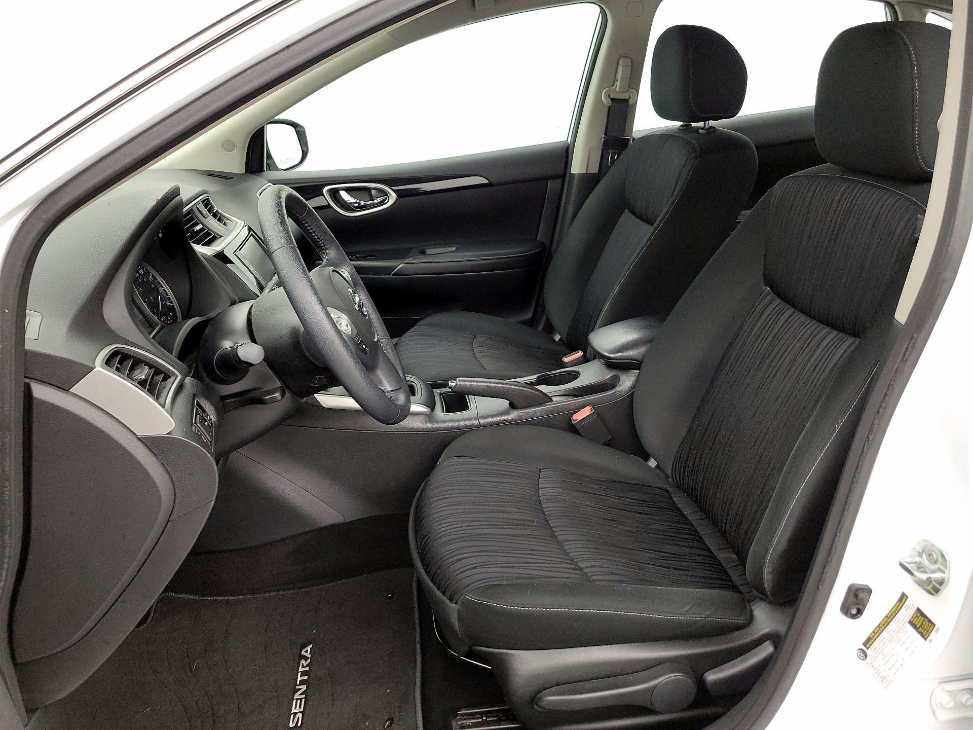 Thumbnail: 2019 Nissan Sentra - 11