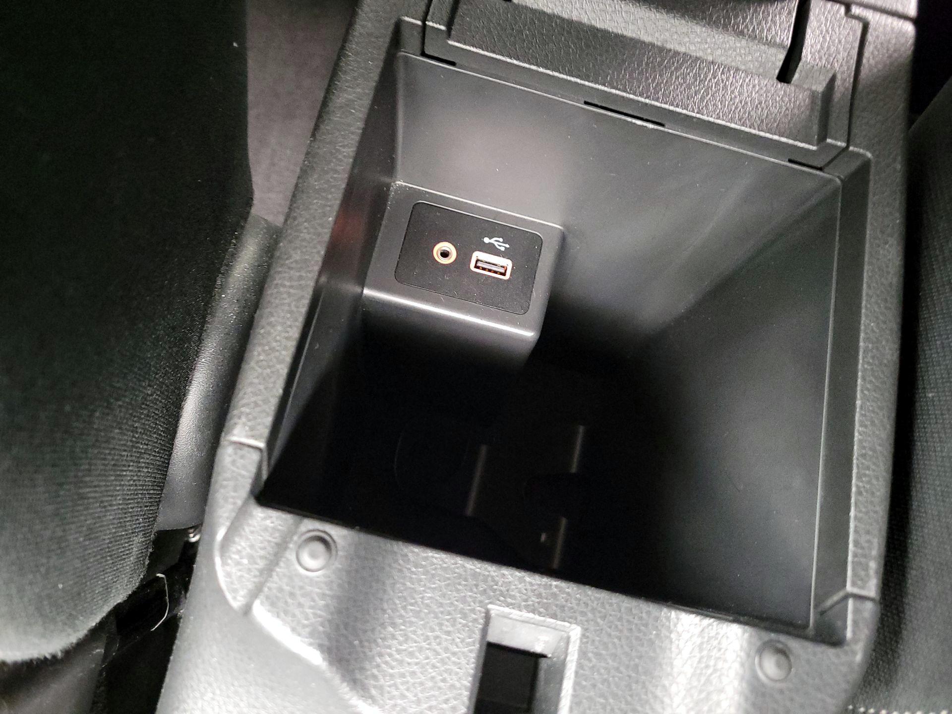 Thumbnail: 2019 Nissan Sentra - 18
