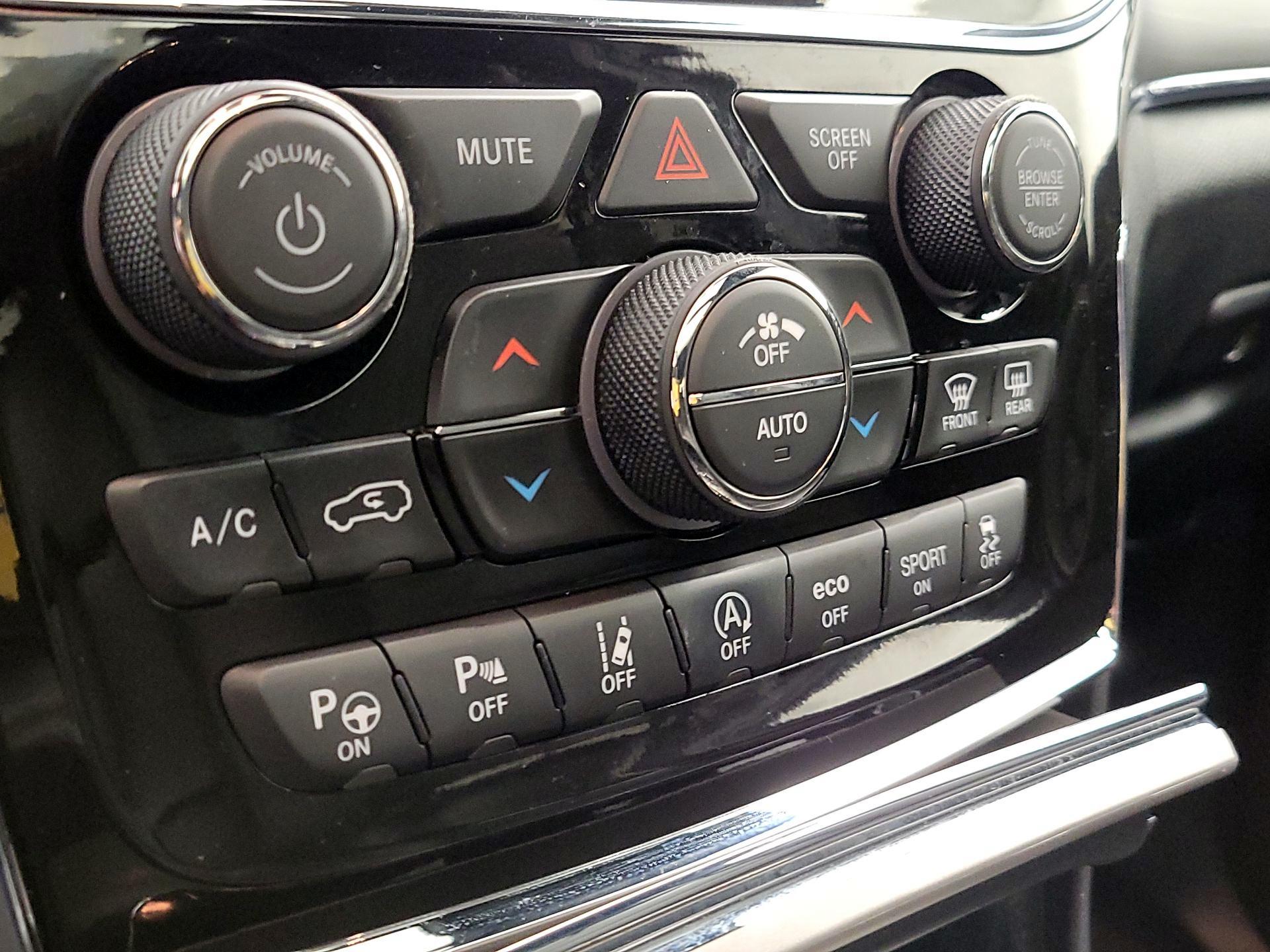 Thumbnail: 2021 Jeep Grand Cherokee - 17