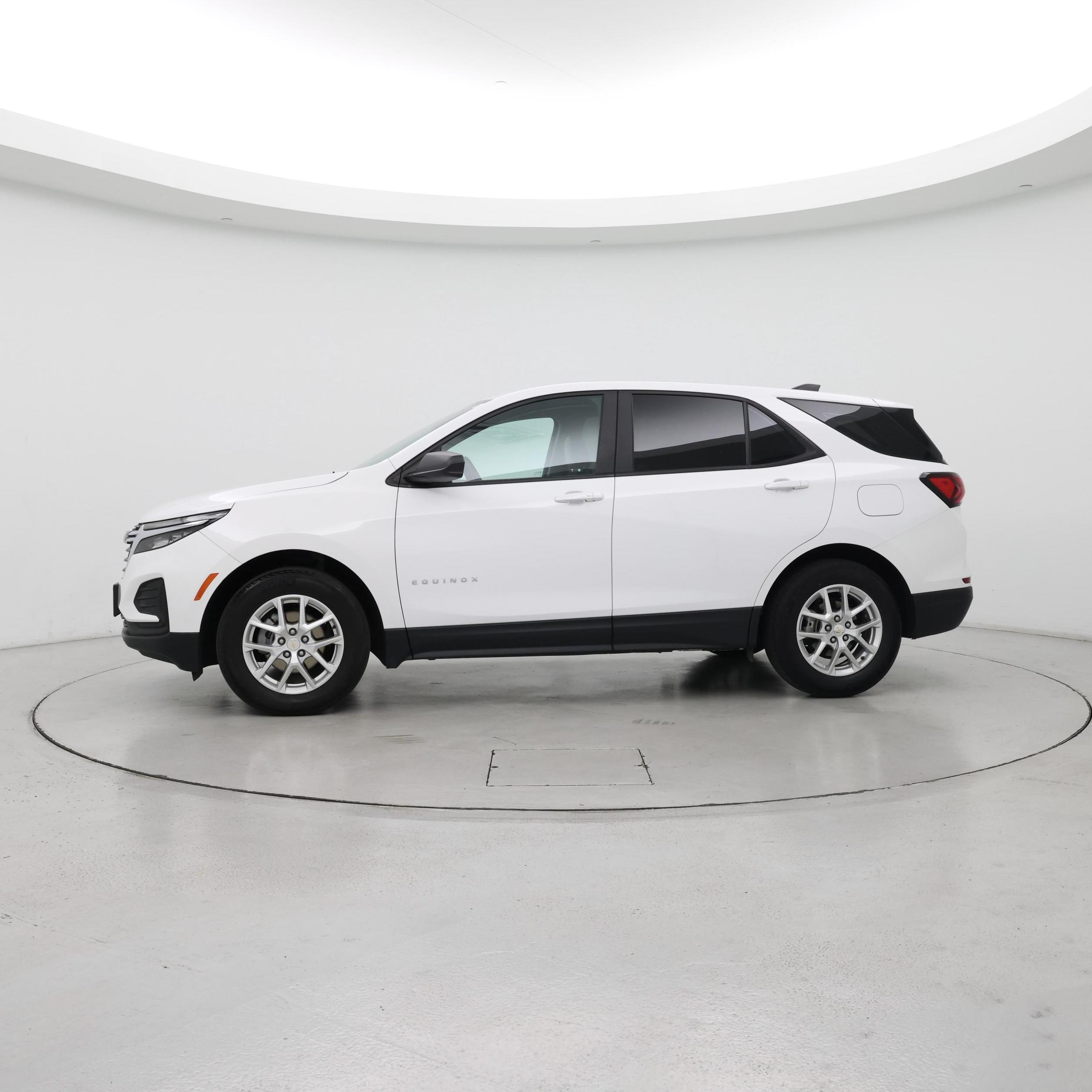 Thumbnail: 2023 Chevrolet Equinox - 3