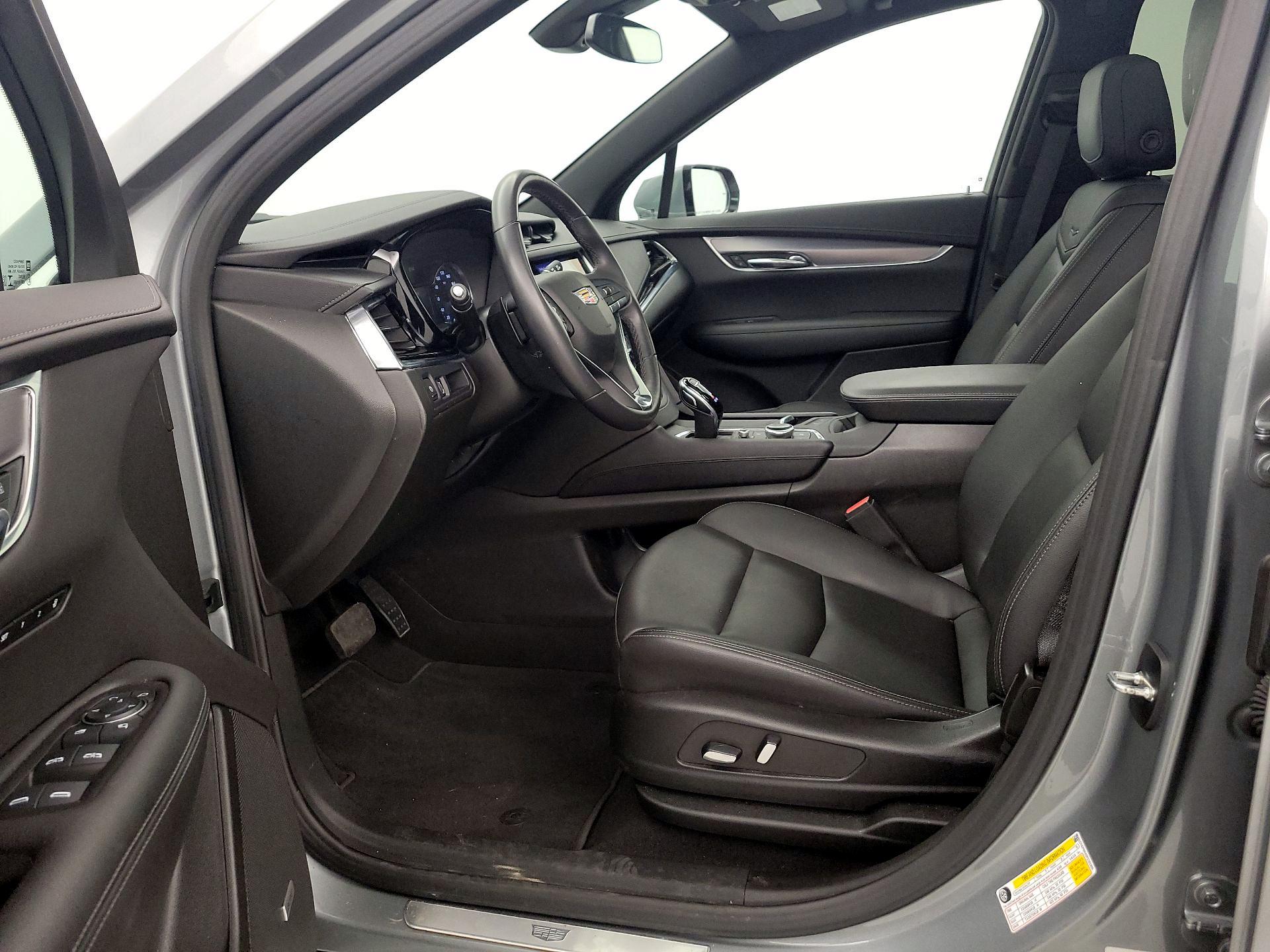 Thumbnail: 2023 Cadillac XT6 - 11