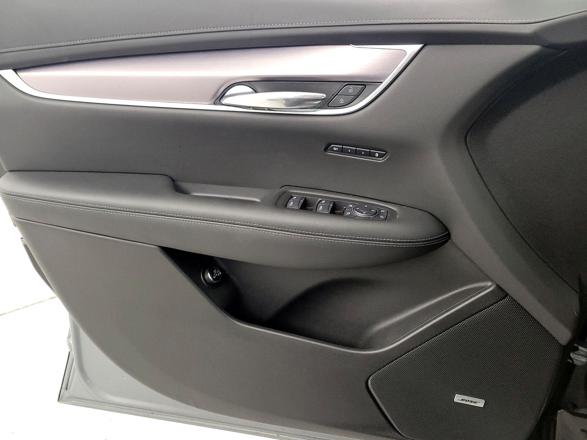 Thumbnail: 2023 Cadillac XT6 - 12