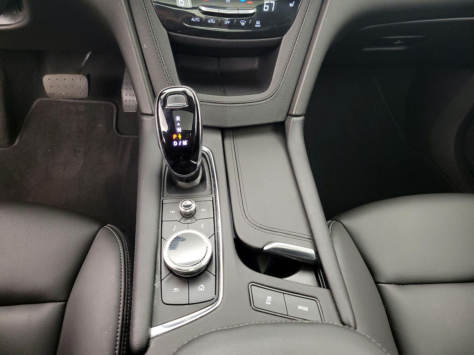 Thumbnail: 2023 Cadillac XT6 - 17