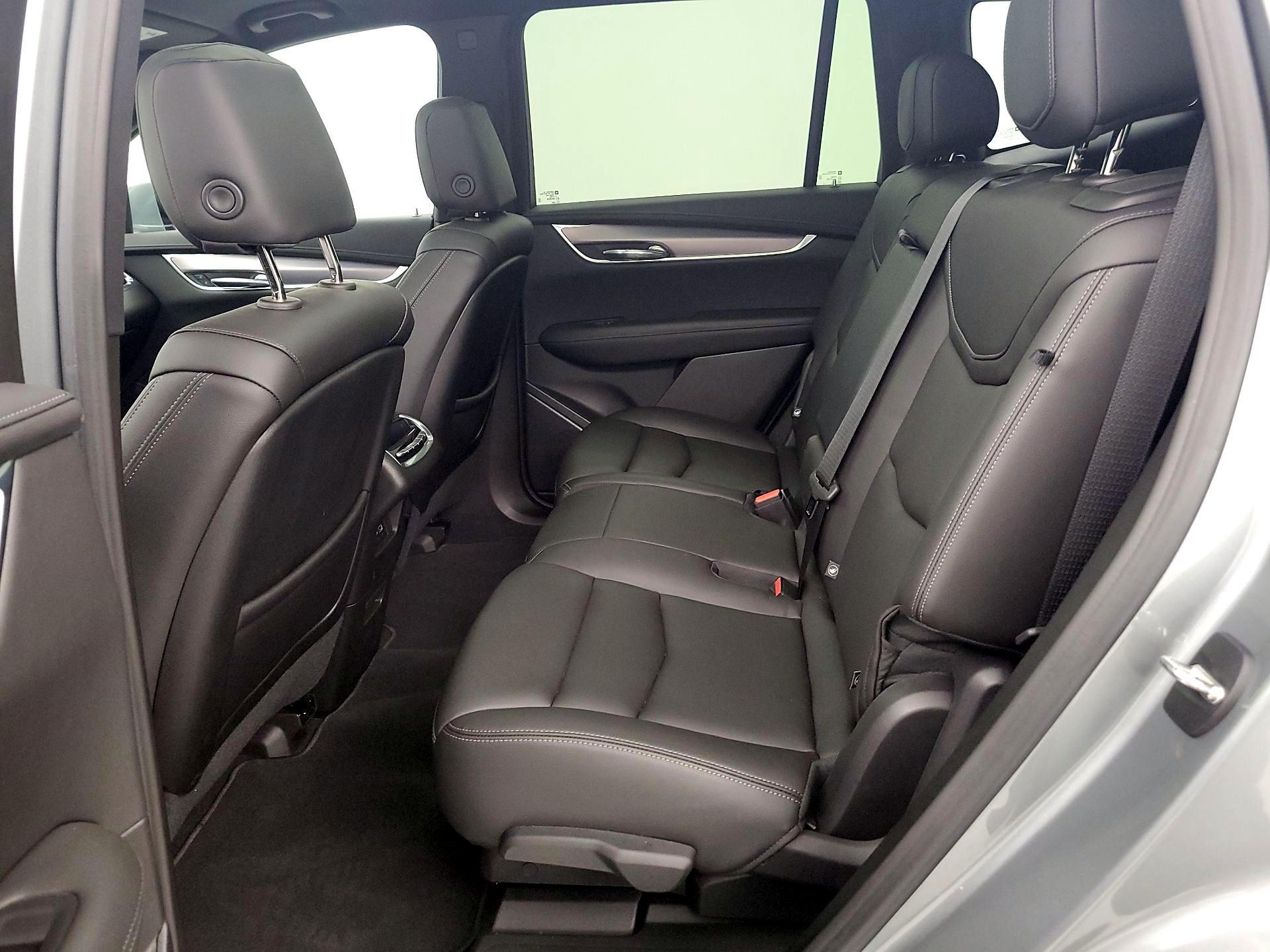 Thumbnail: 2023 Cadillac XT6 - 20