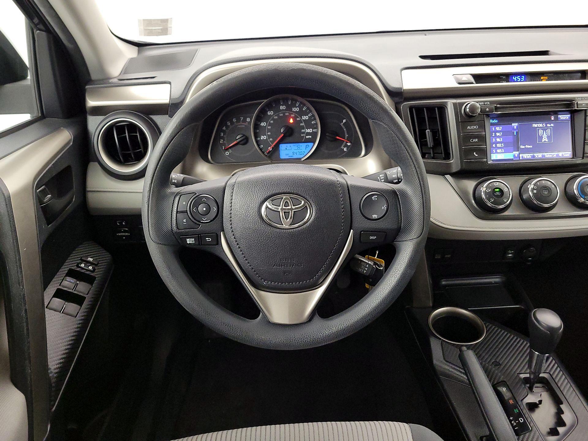 Thumbnail: 2015 Toyota RAV4 - 10