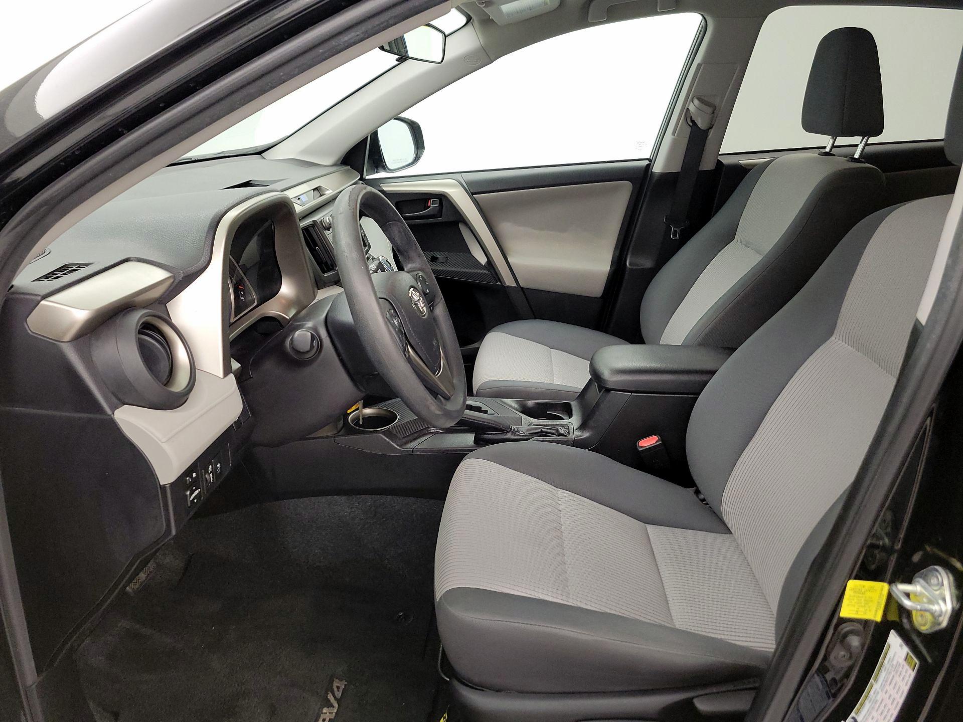 Thumbnail: 2015 Toyota RAV4 - 11