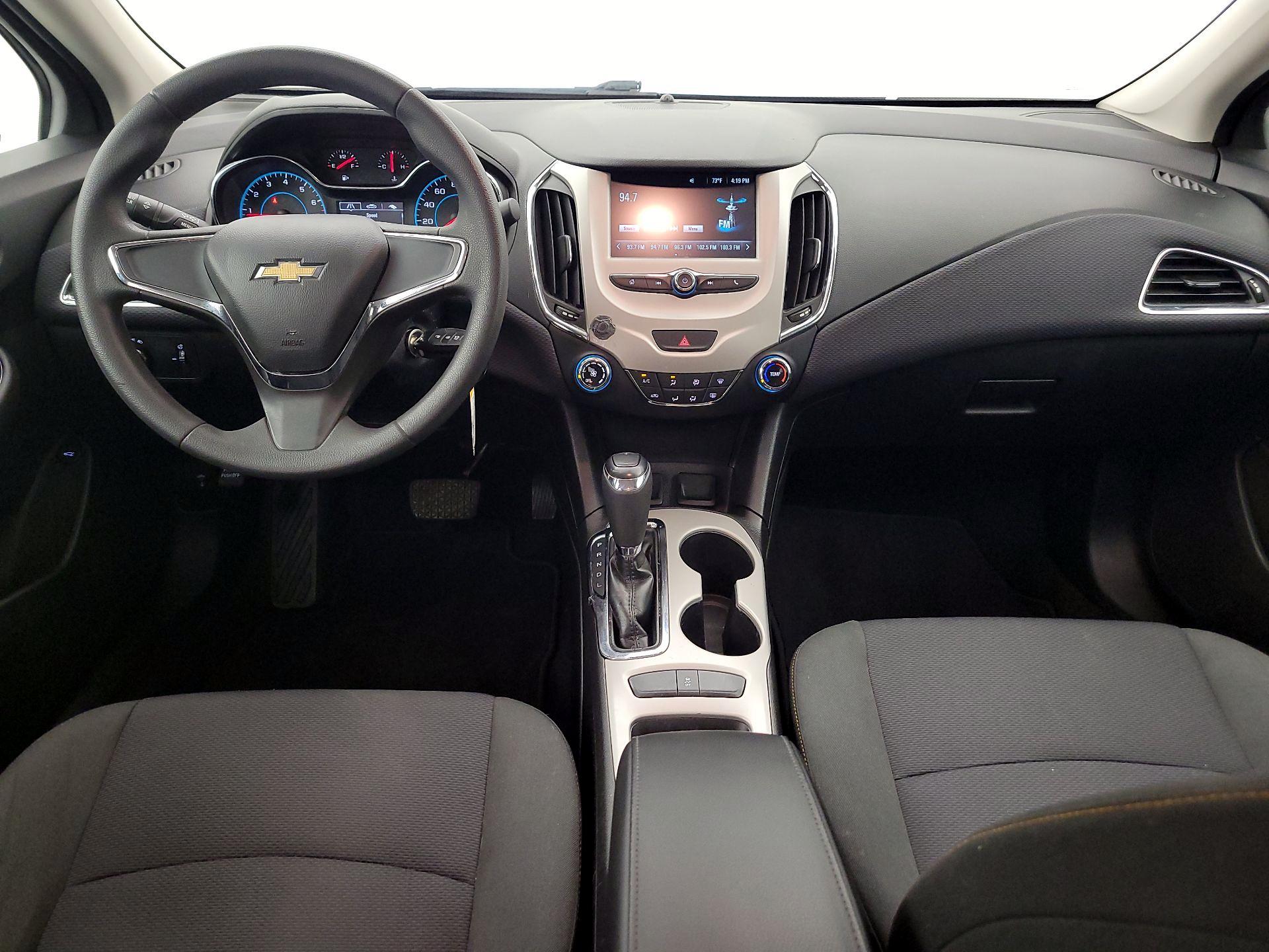 Thumbnail: 2018 Chevrolet Cruze - 9