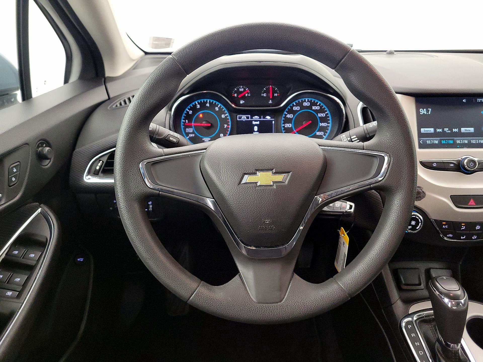 Thumbnail: 2018 Chevrolet Cruze - 10