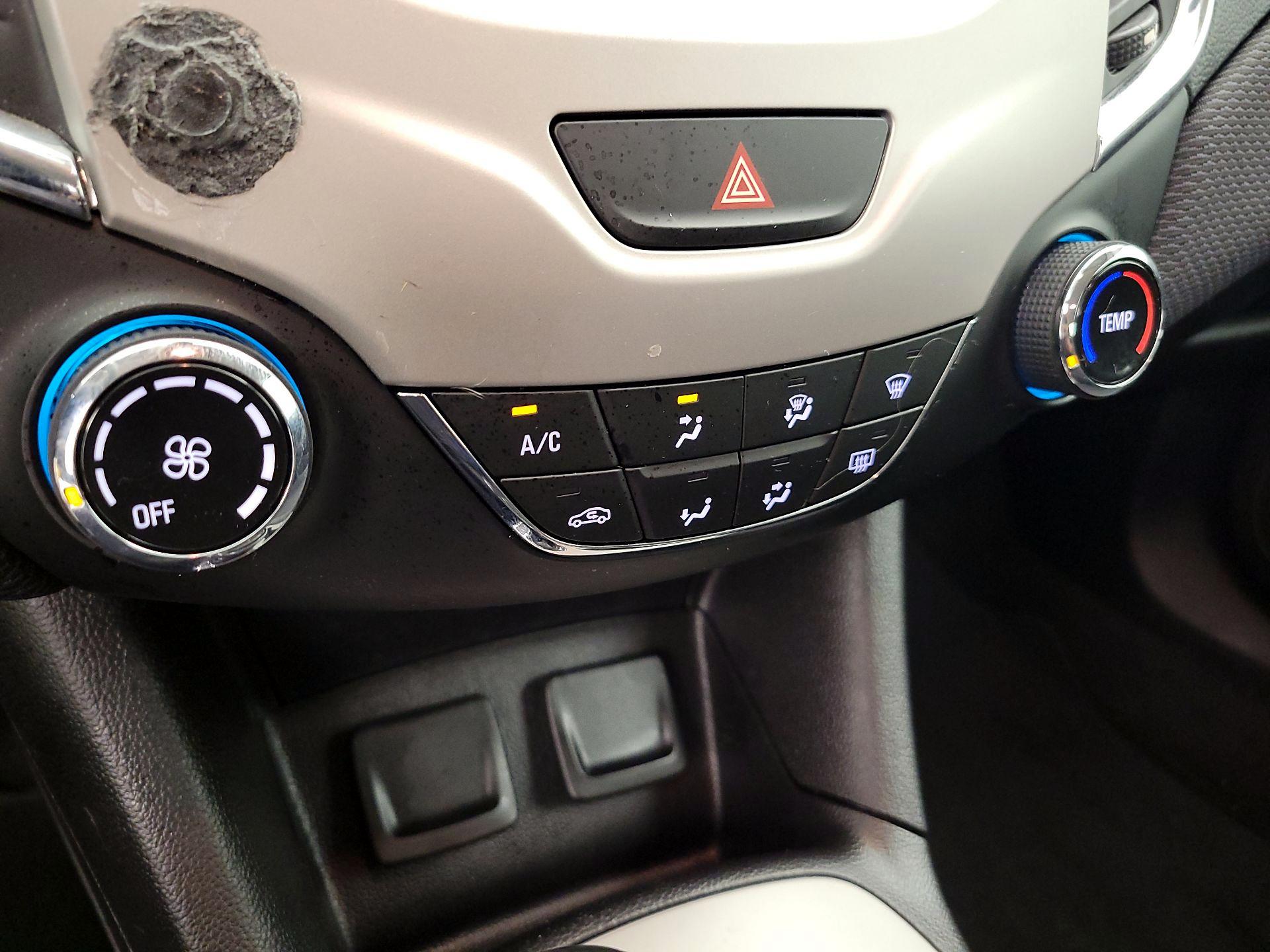 Thumbnail: 2018 Chevrolet Cruze - 16