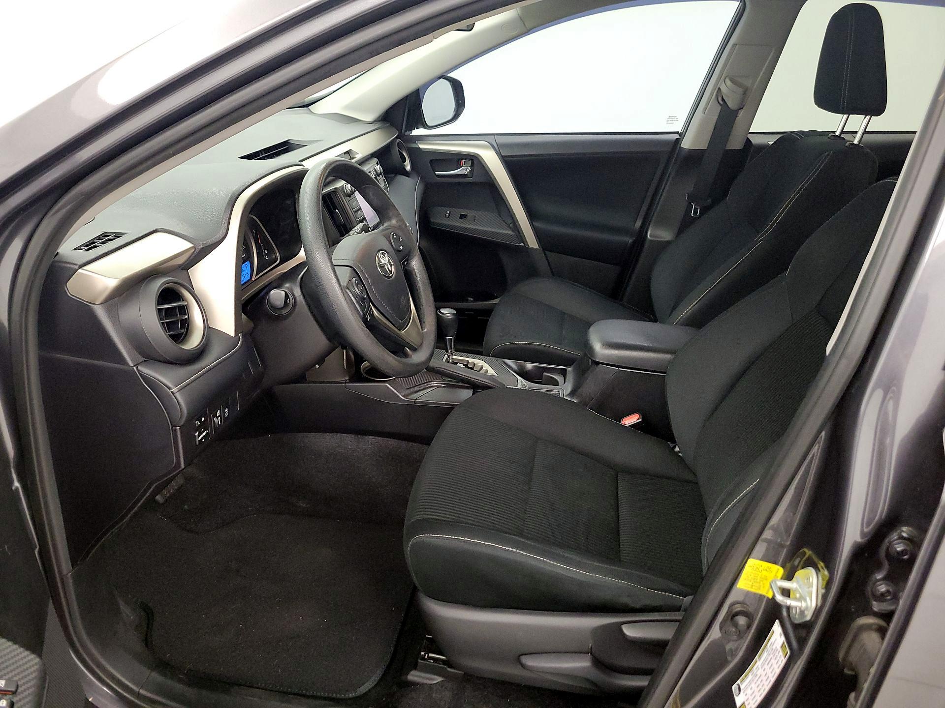 Thumbnail: 2015 Toyota RAV4 - 11