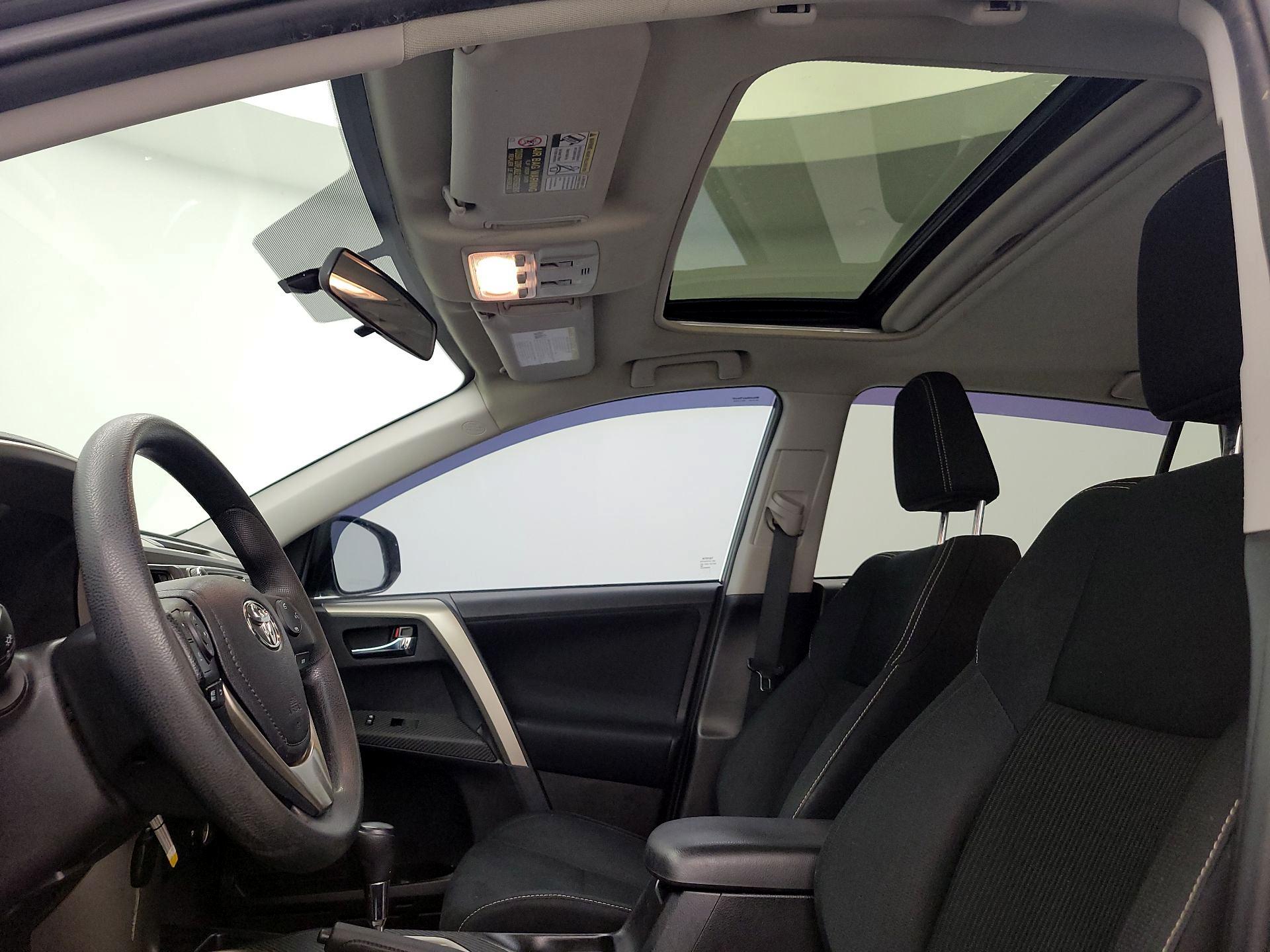 Thumbnail: 2015 Toyota RAV4 - 20