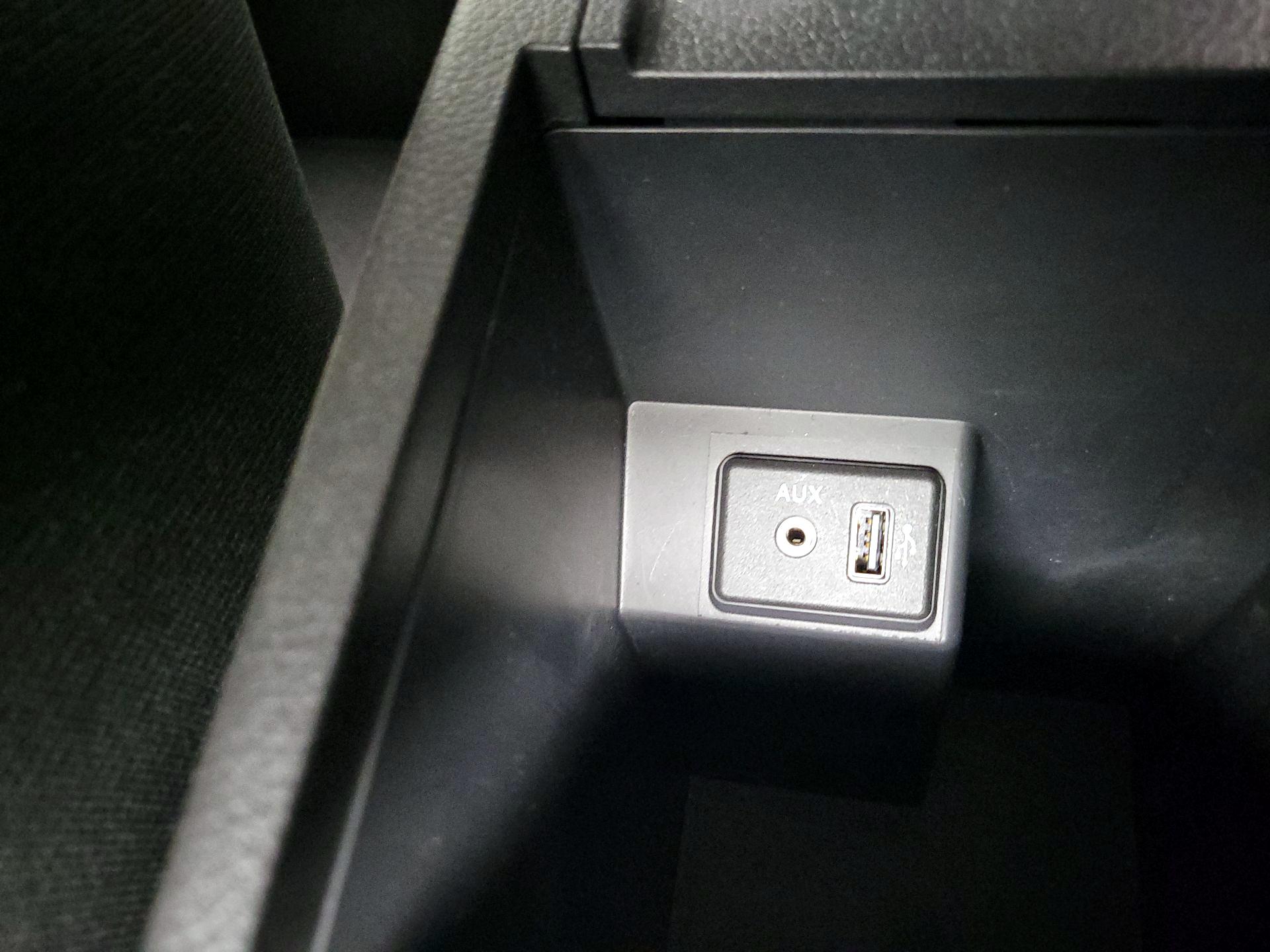 Thumbnail: 2019 Nissan Sentra - 18