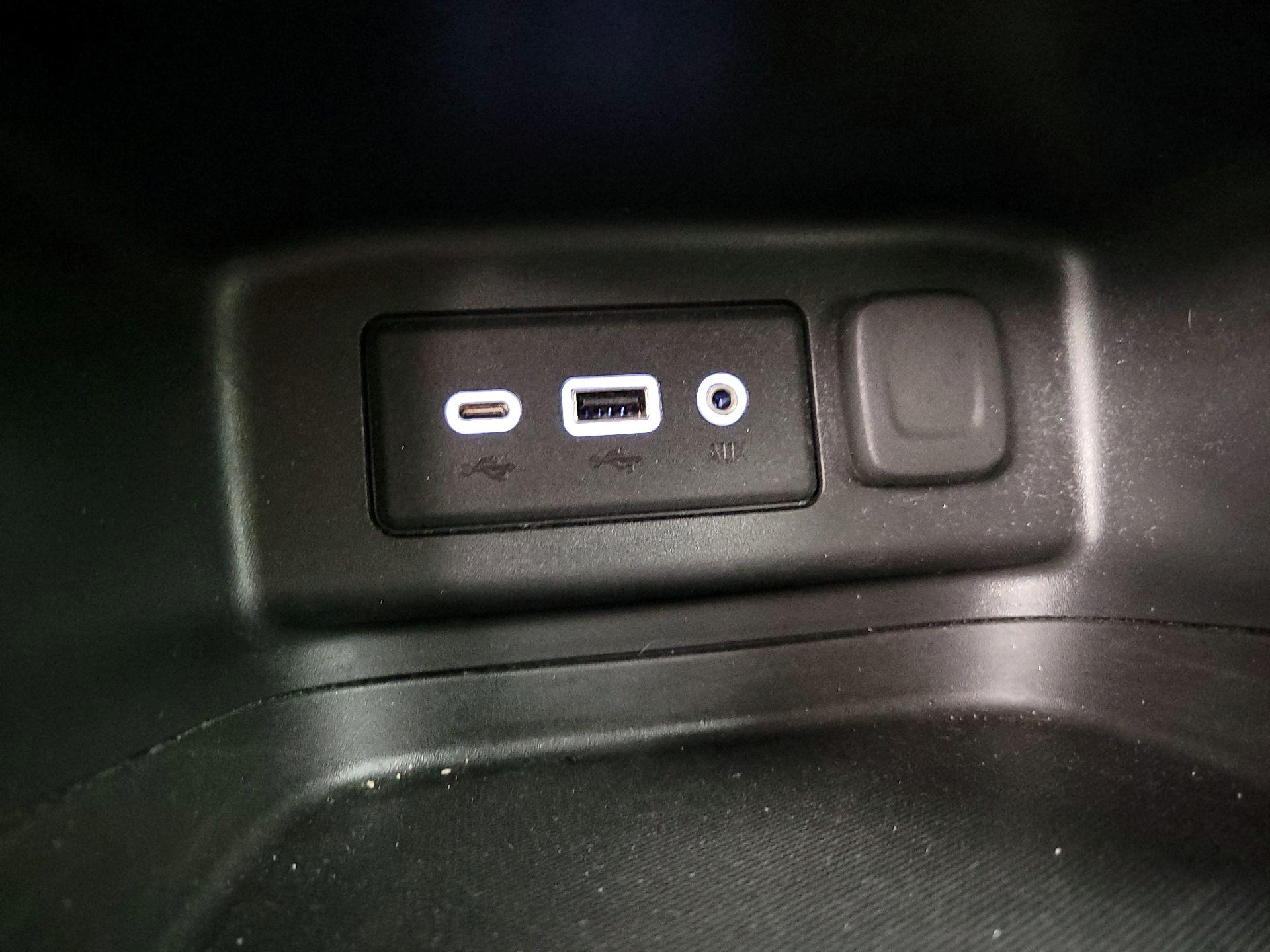 Thumbnail: 2023 Chevrolet Equinox - 18