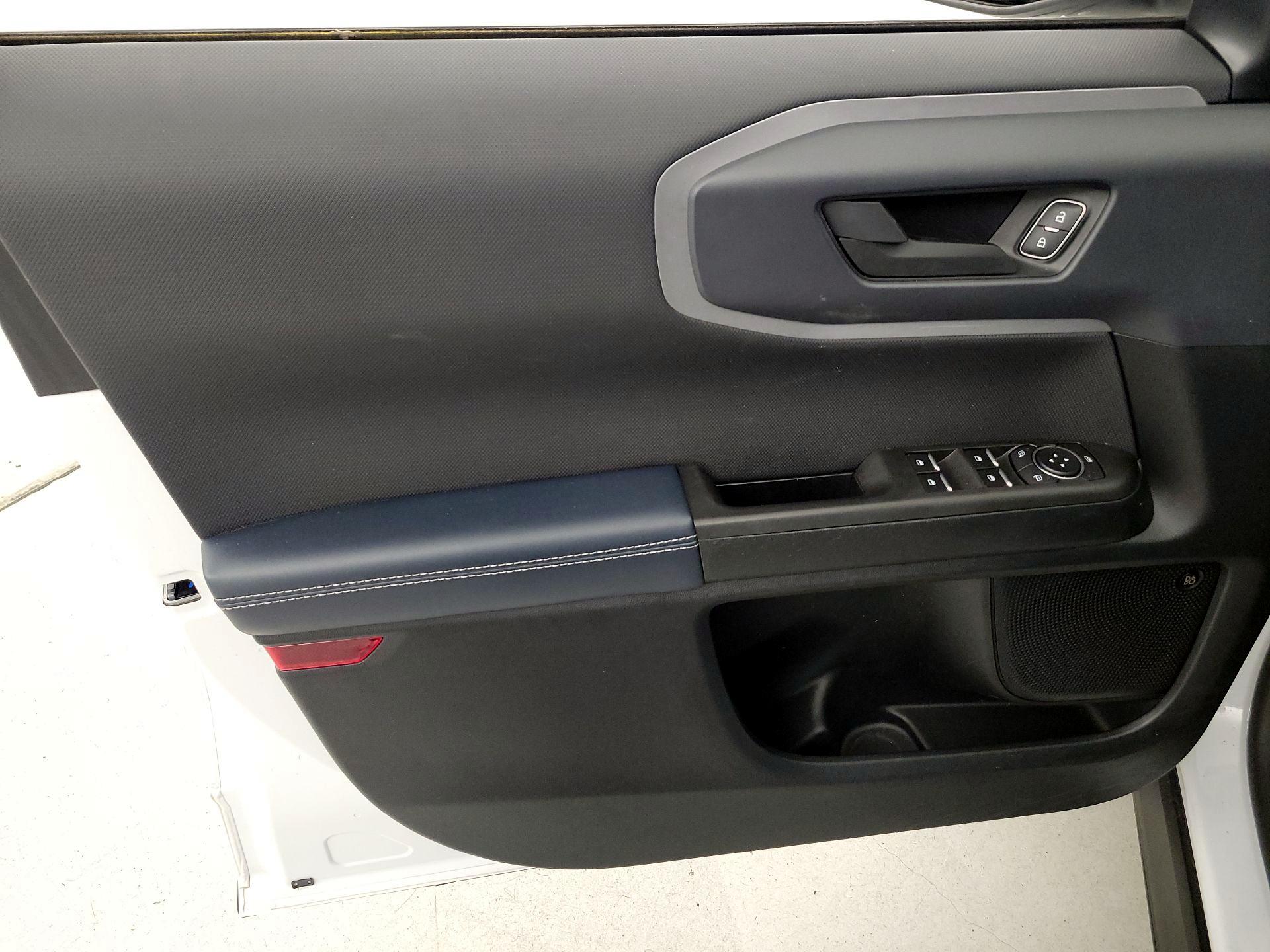 Thumbnail: 2021 Ford Bronco Sport - 12