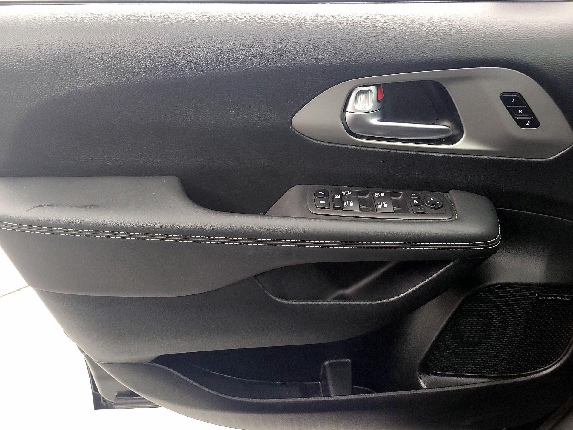 Thumbnail: 2023 Chrysler Pacifica - 12