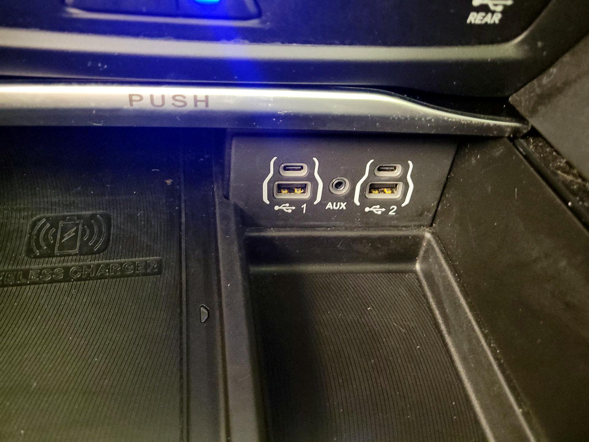 Thumbnail: 2023 Chrysler Pacifica - 19