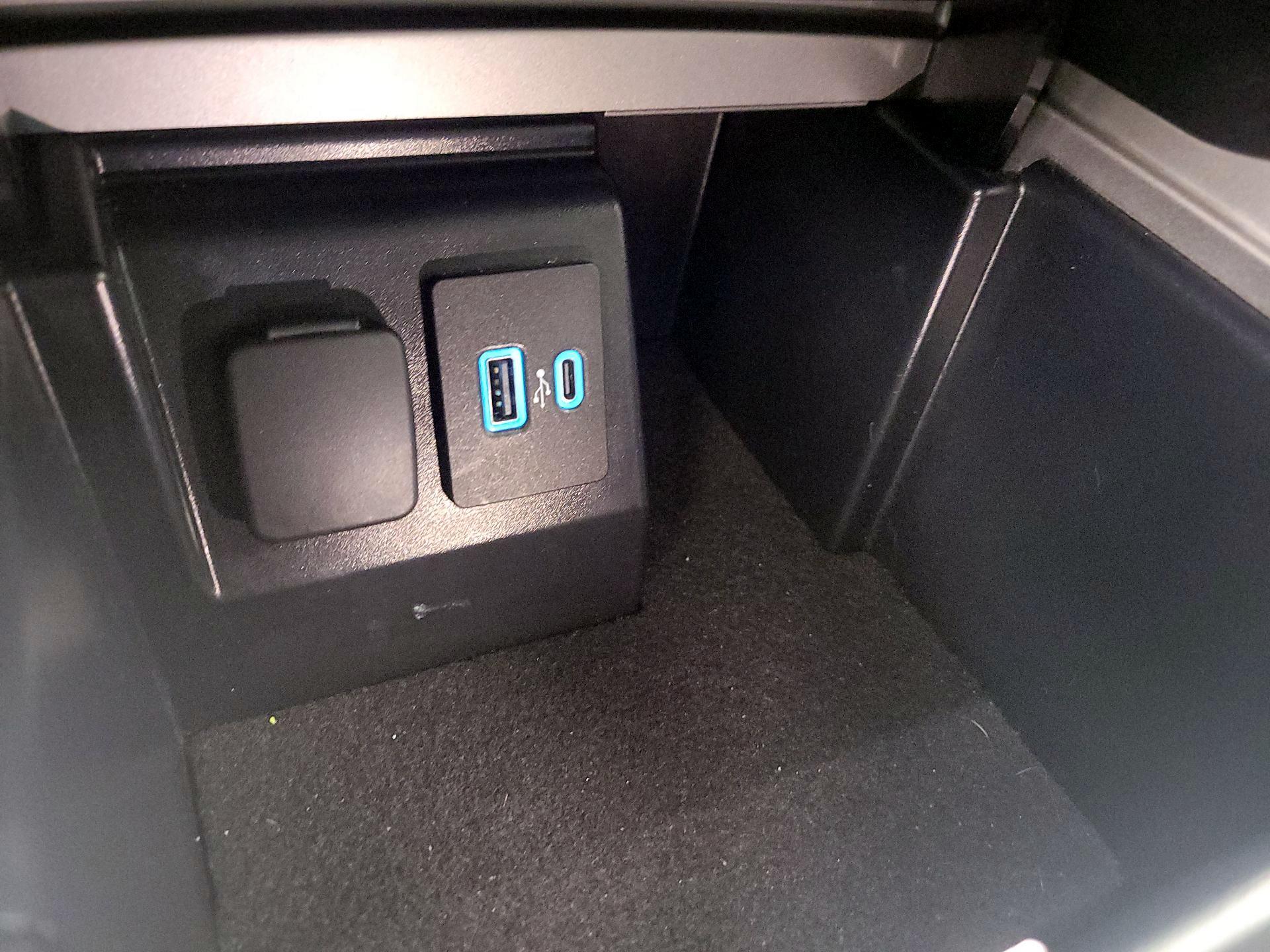 Thumbnail: 2023 Ford Explorer - 18