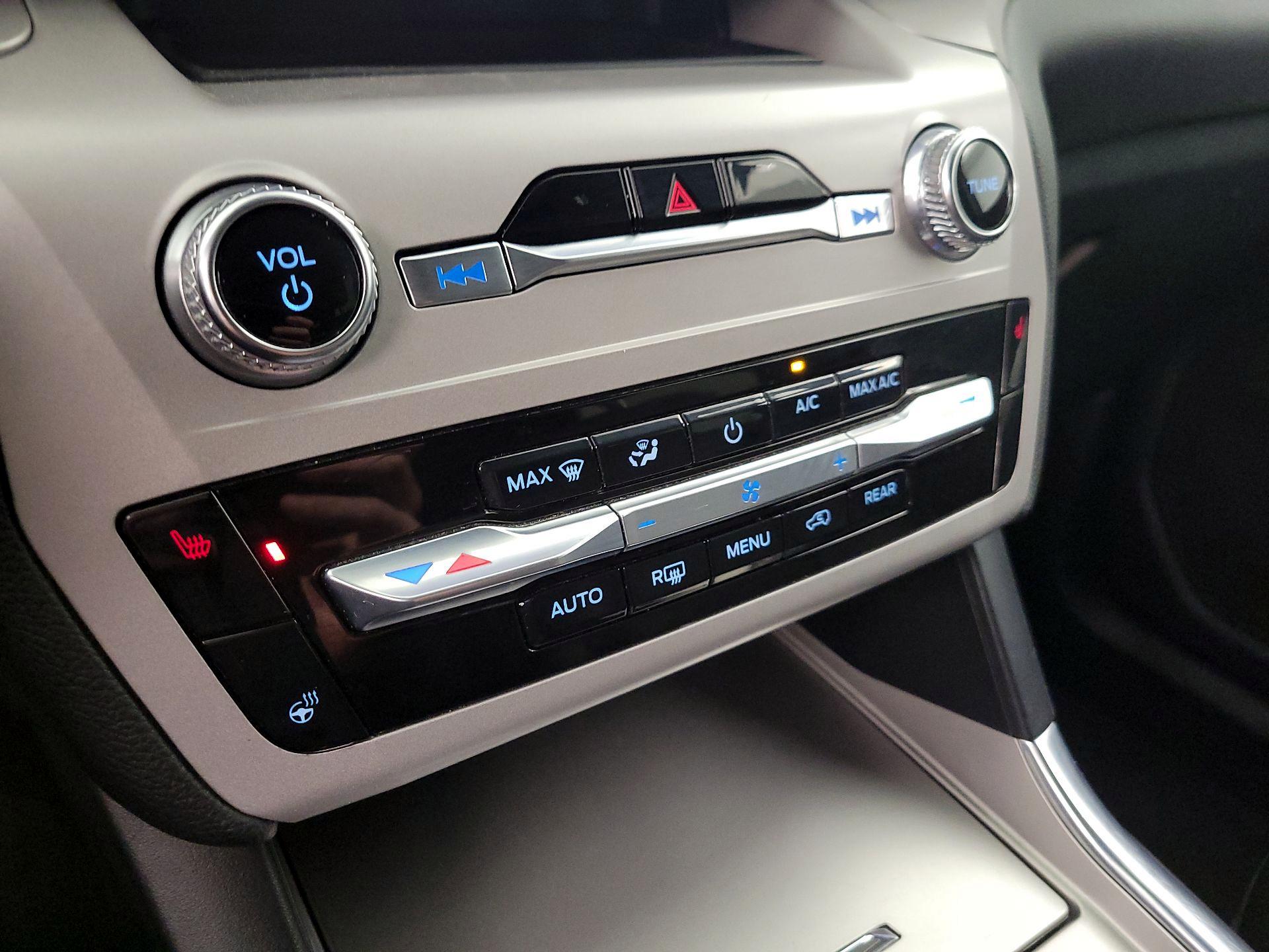 Thumbnail: 2023 Ford Explorer - 16