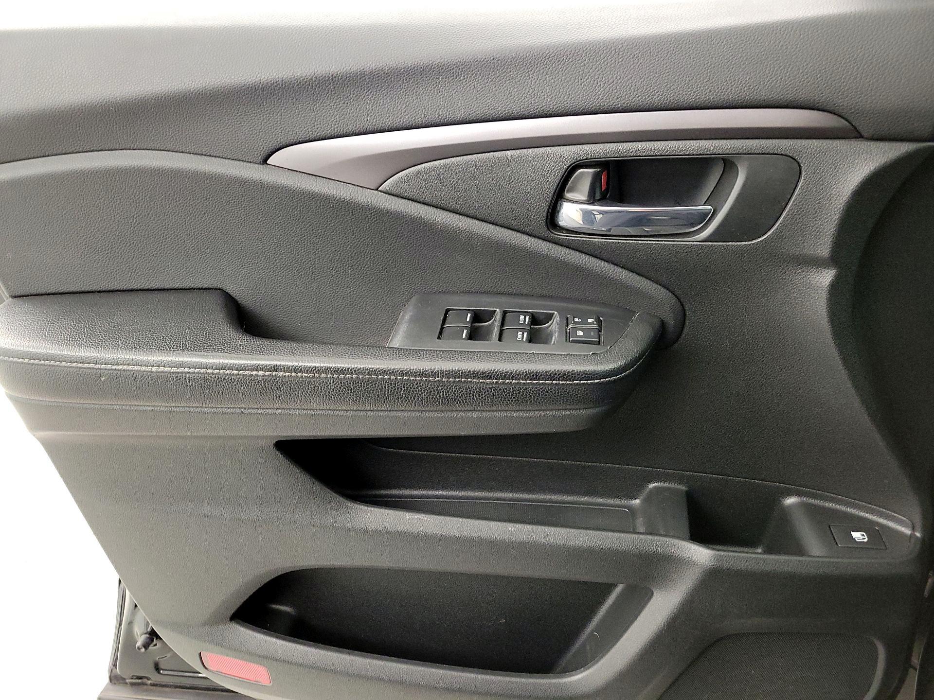 Thumbnail: 2017 Honda Ridgeline - 12